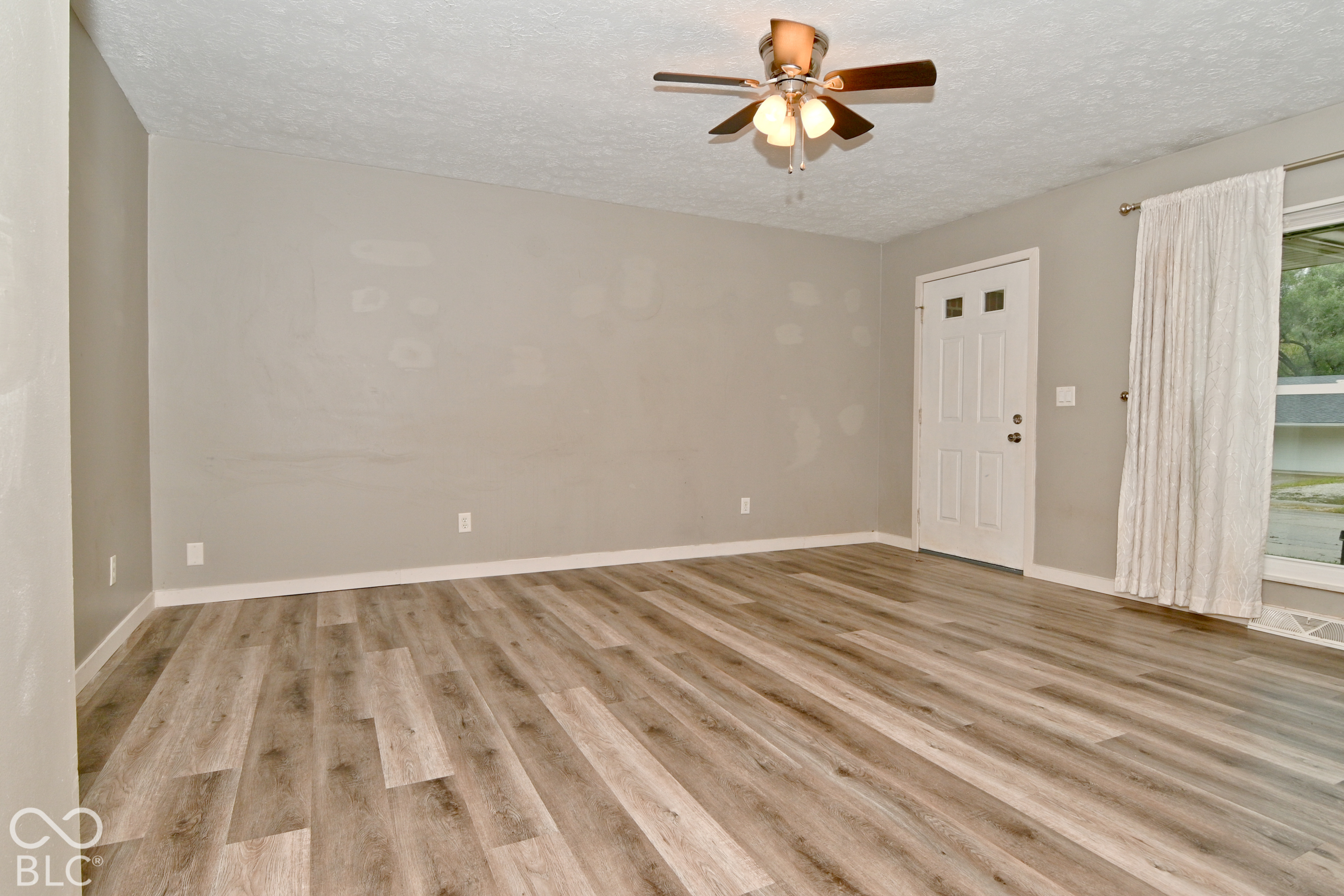 5708 Dollar Hide, Indianapolis, IN, 46221 photo 4 of 31