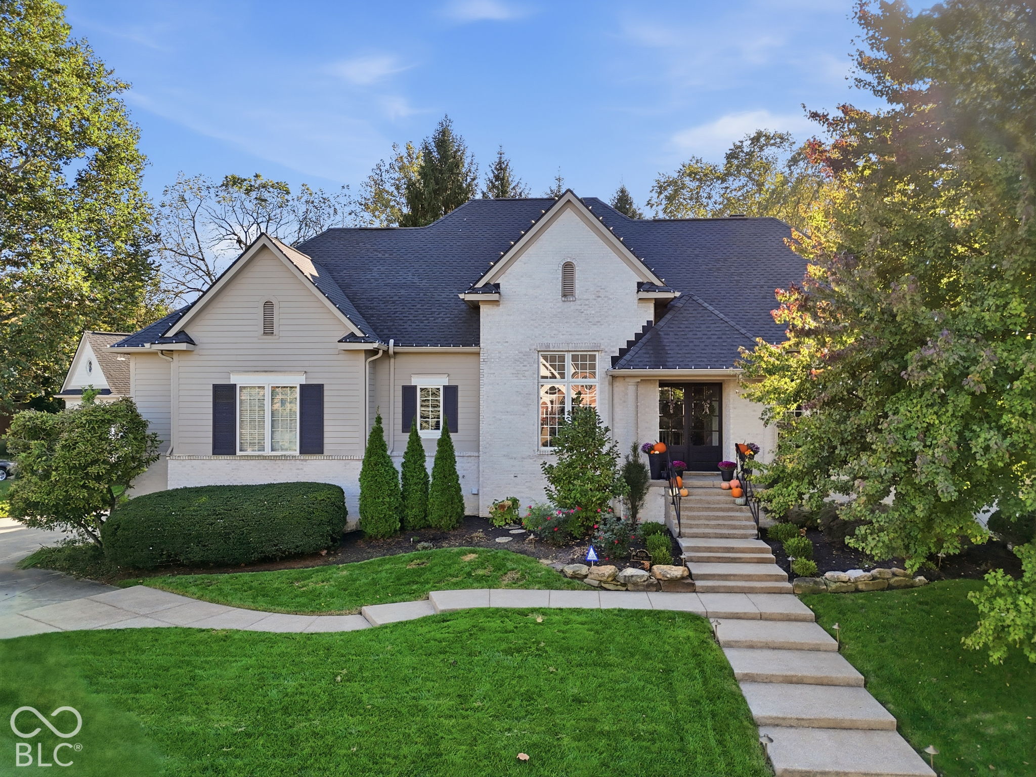 8036 Heyward Drive, Indianapolis, IN, 46250 photo 4 of 70