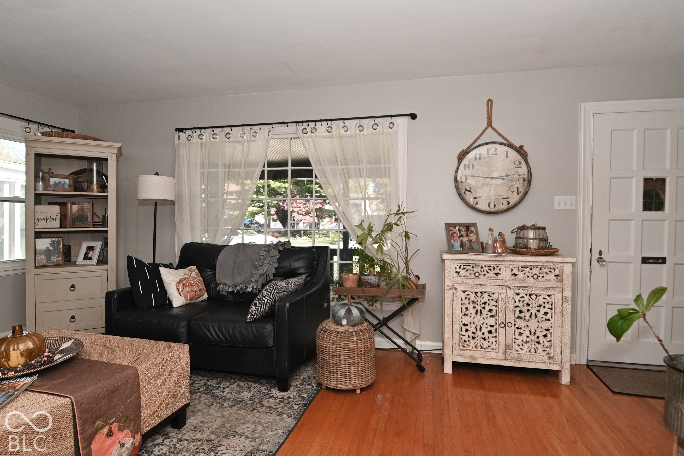 886 N Whittier Place, Indianapolis, IN, 46219 photo 4 of 60