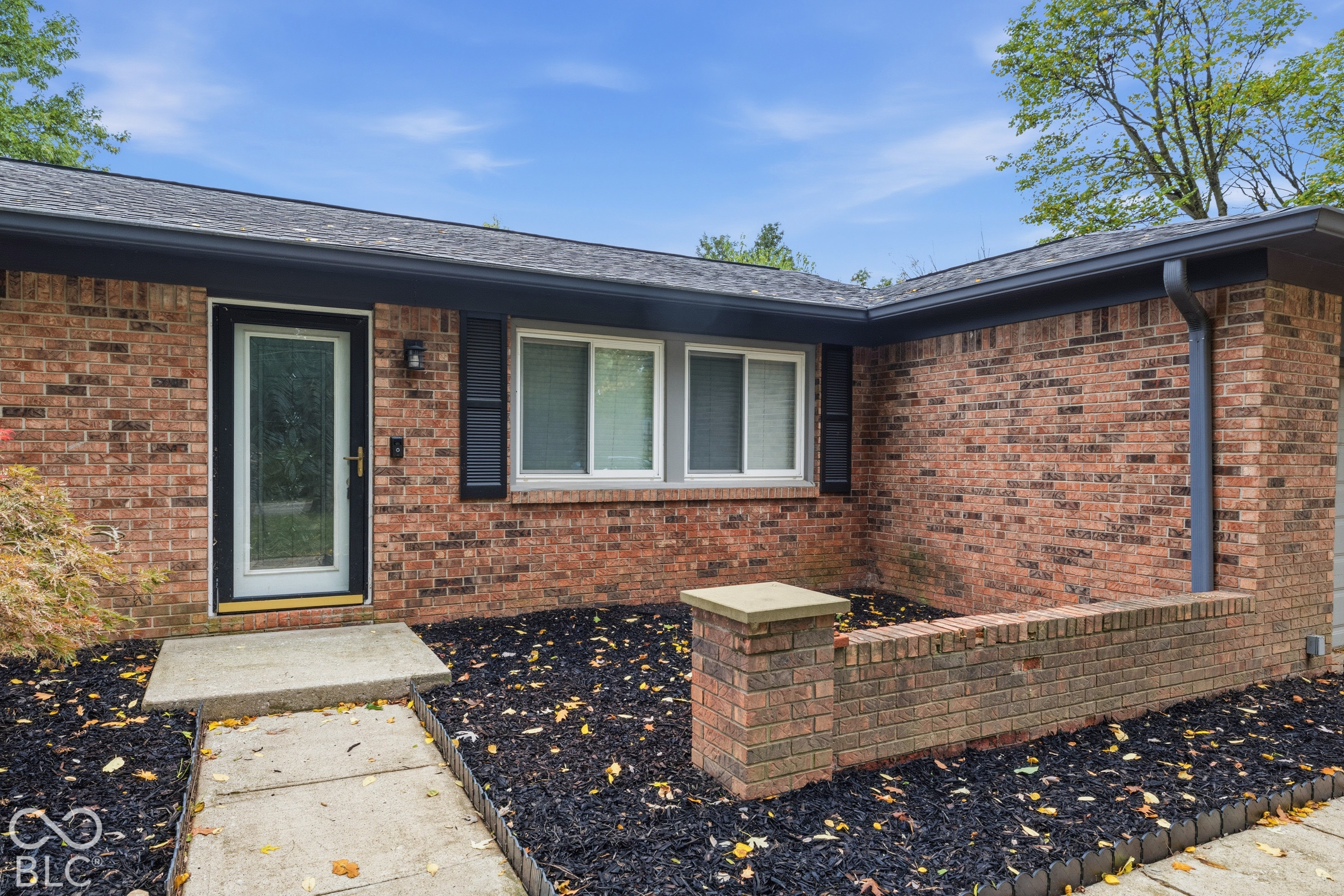 709 W Banta Road, Indianapolis, IN, 46217 photo 4 of 39