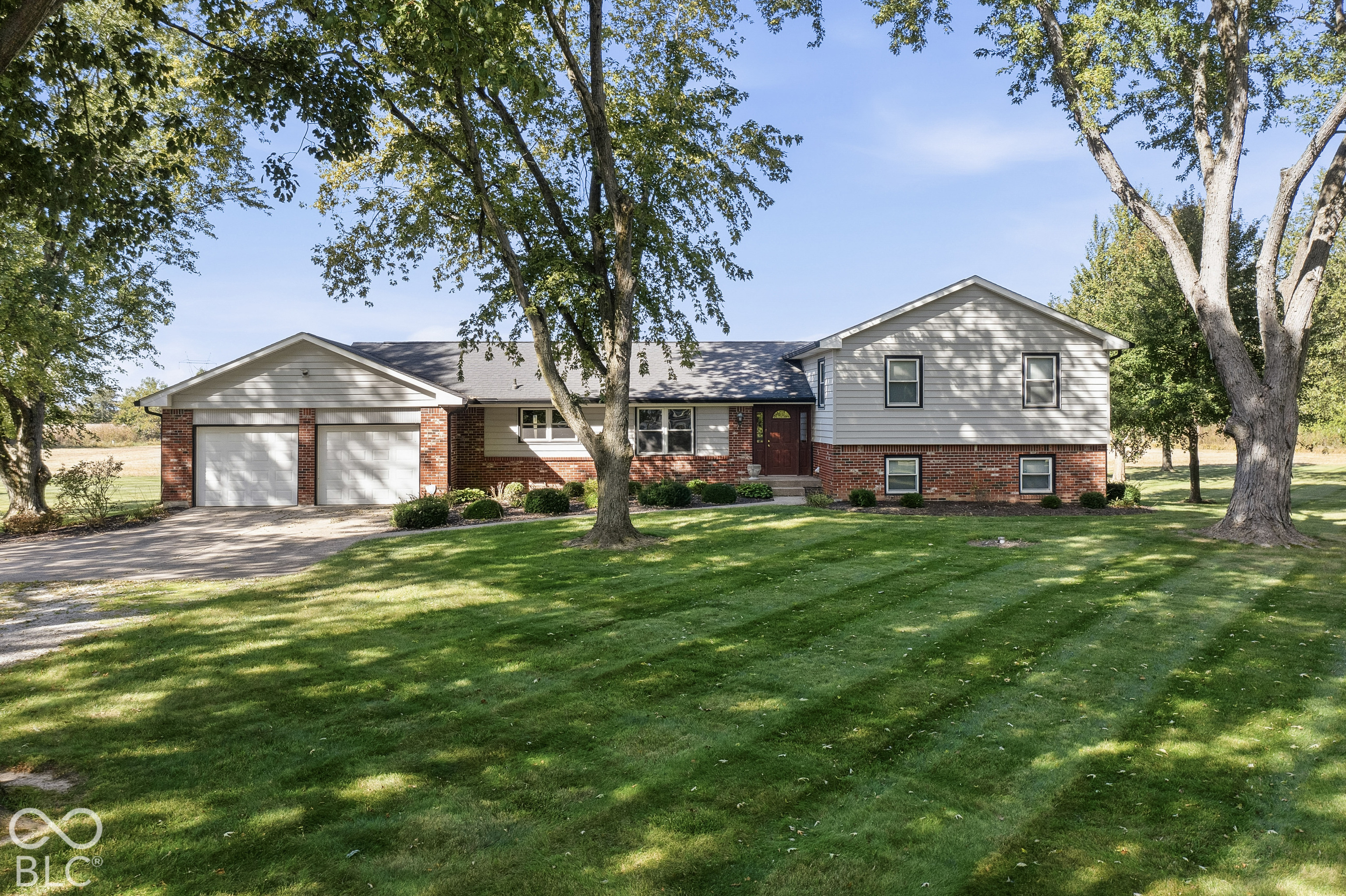 916 N 350 W, Greenfield, IN, 46140 photo 4 of 79