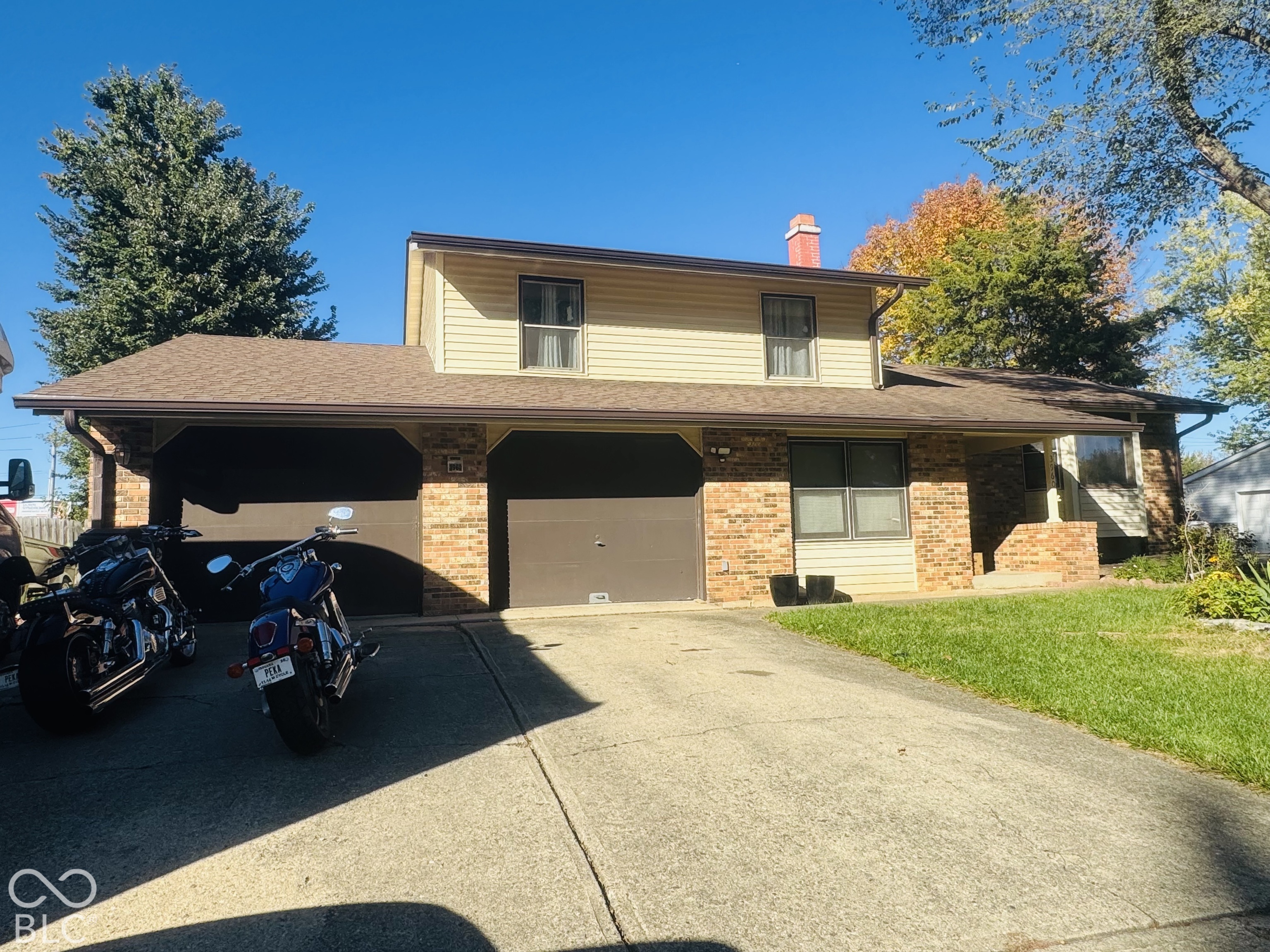 3960 Pineview Lane, Greenwood, IN, 46142 photo 4 of 33