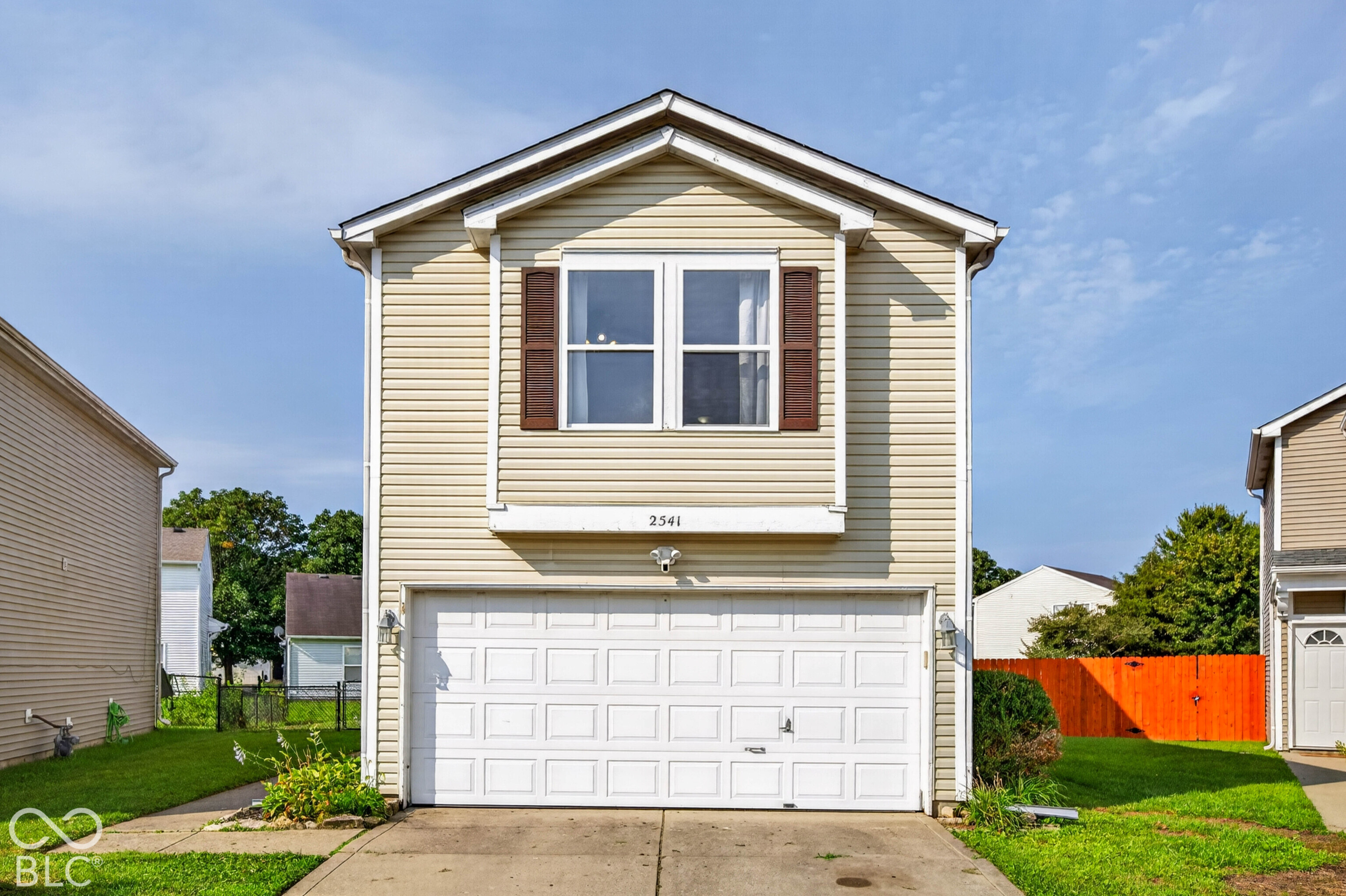 2541 Black Antler Court, Indianapolis, IN, 46217 photo 4 of 51