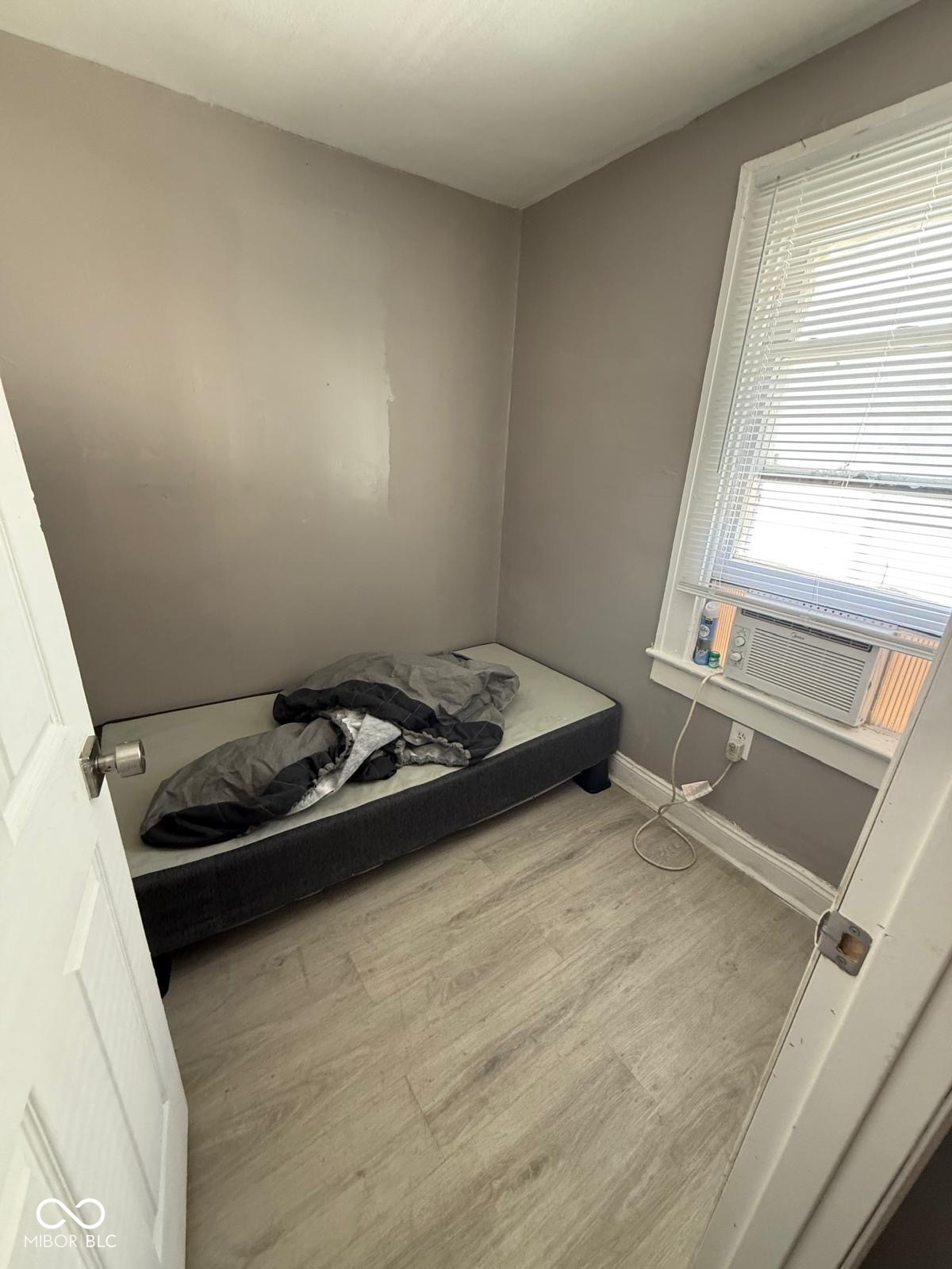 933 N Ewing Street, Indianapolis, IN, 46201 photo 4 of 21