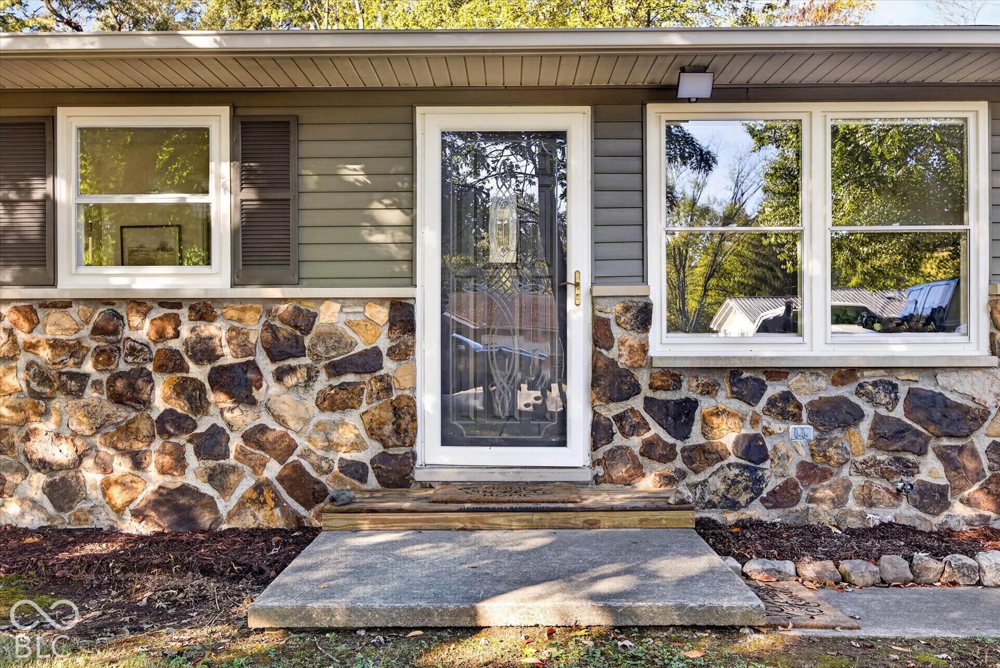 546 10th Street NW, Linton, IN, 47441 photo 4 of 35