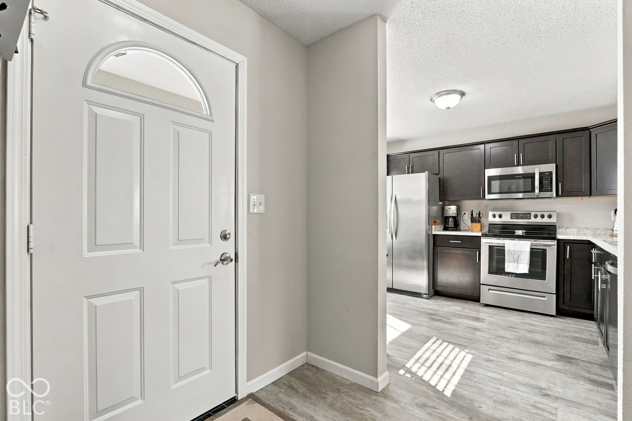 5914 Woodcote Drive, Indianapolis, IN, 46221 photo 4 of 30