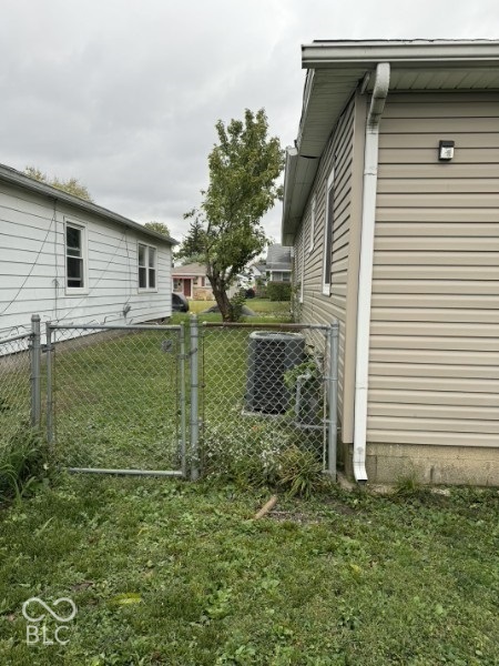 68 N 6th, Beech Grove, IN, 46107 photo 4 of 25