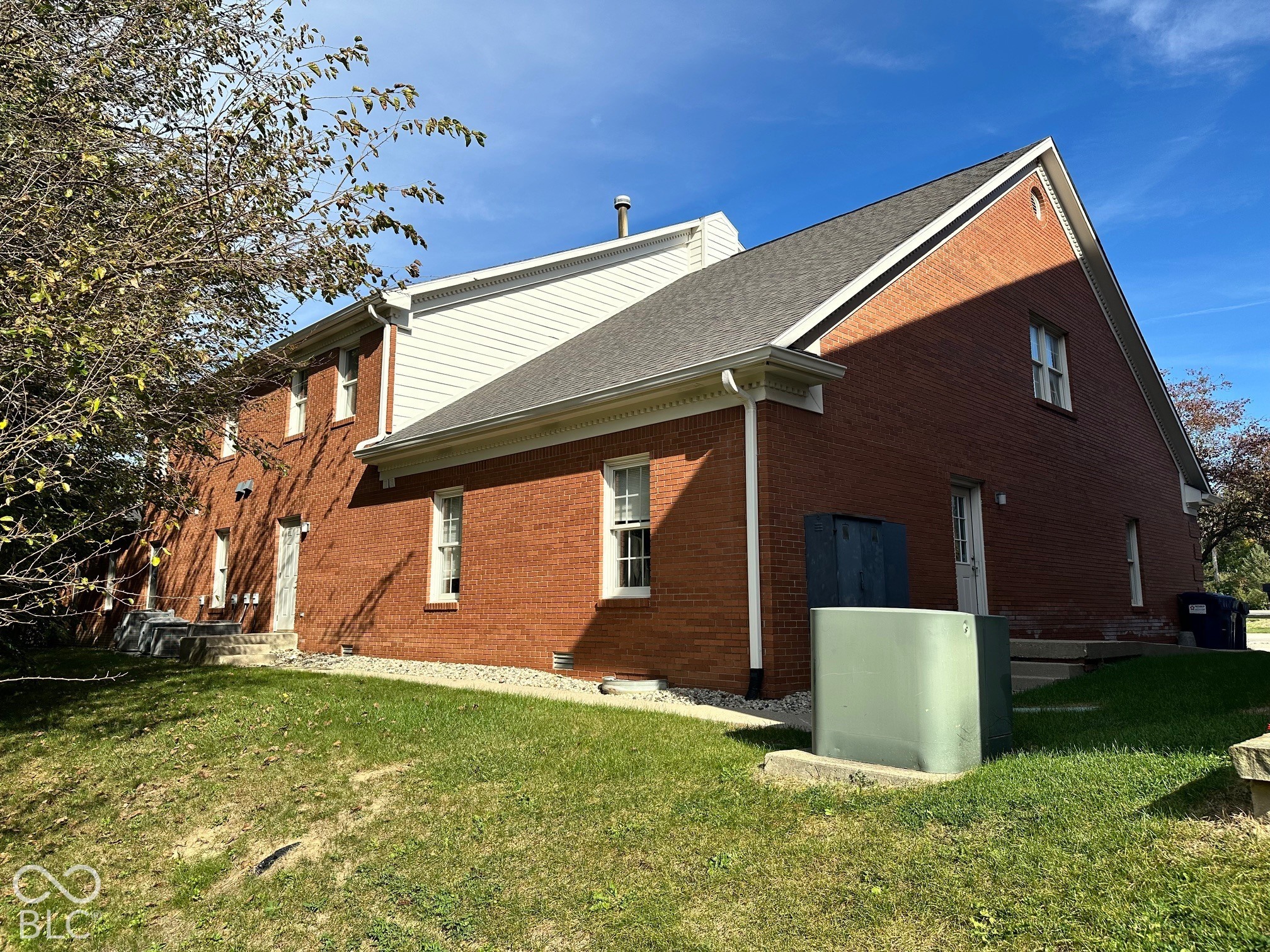 8722 N Meridian Street, Indianapolis, IN, 46260 photo 4 of 47