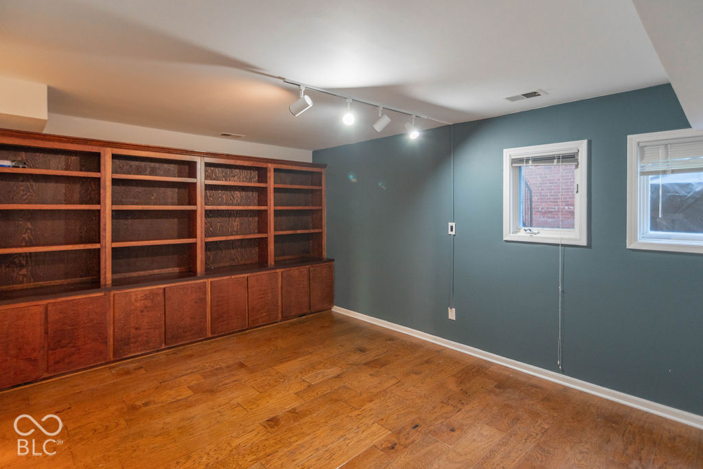 506 E Vermont Street, Indianapolis, IN, 46202 photo 4 of 26