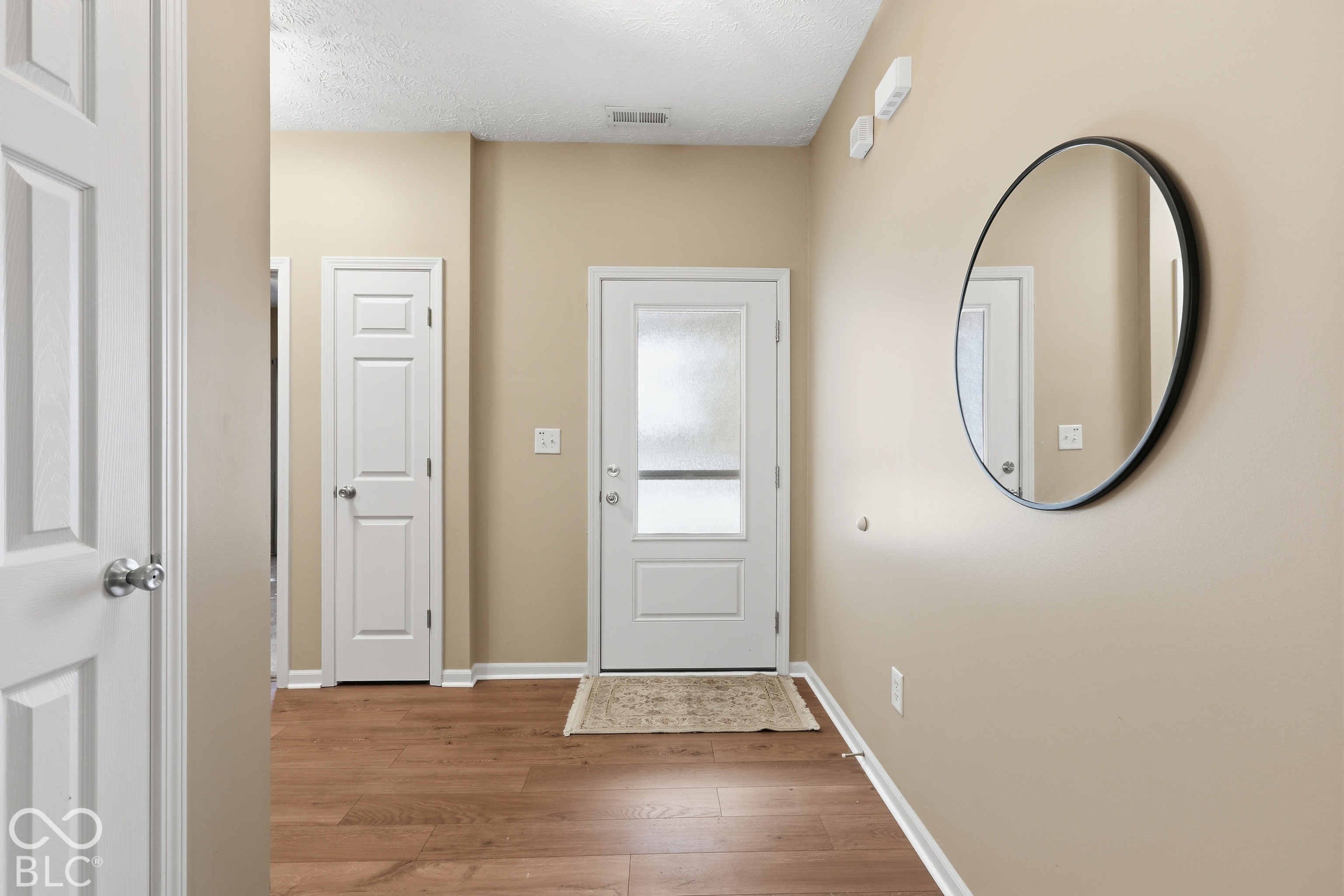5922 Mosaic Place, Indianapolis, IN, 46221 photo 4 of 37