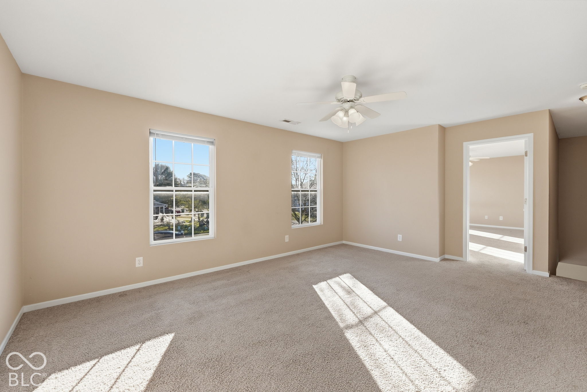 11398 N Meadowbend Way, Monrovia, IN, 46157 photo 4 of 33