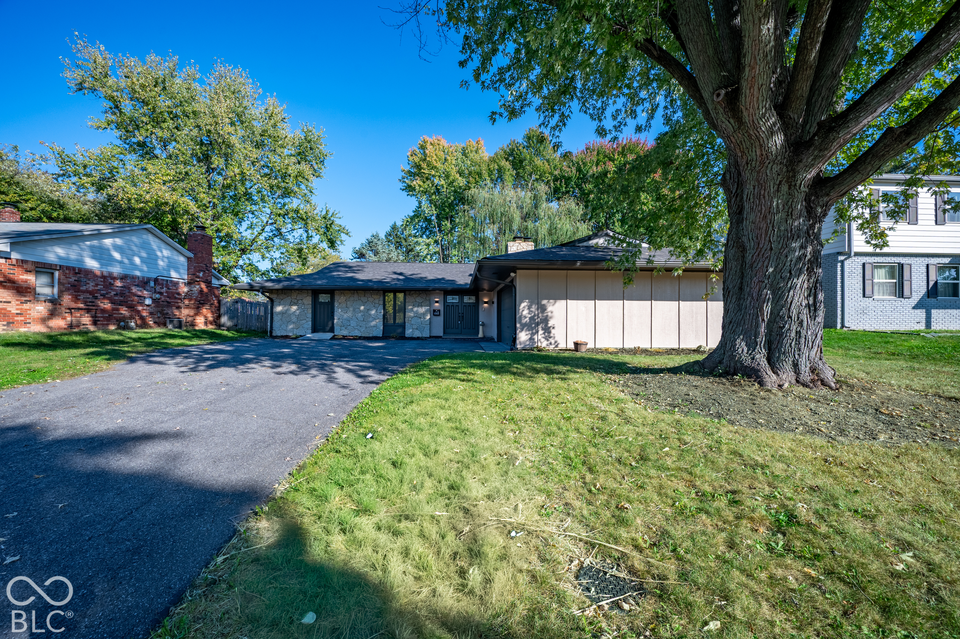 3225 Arbutus Drive, Indianapolis, IN, 46224 photo 4 of 38