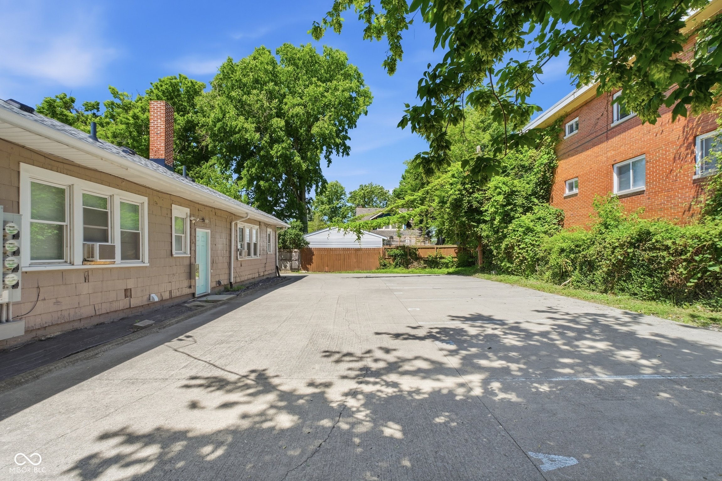 5724 Julian Avenue, Indianapolis, IN, 46219 photo 4 of 27