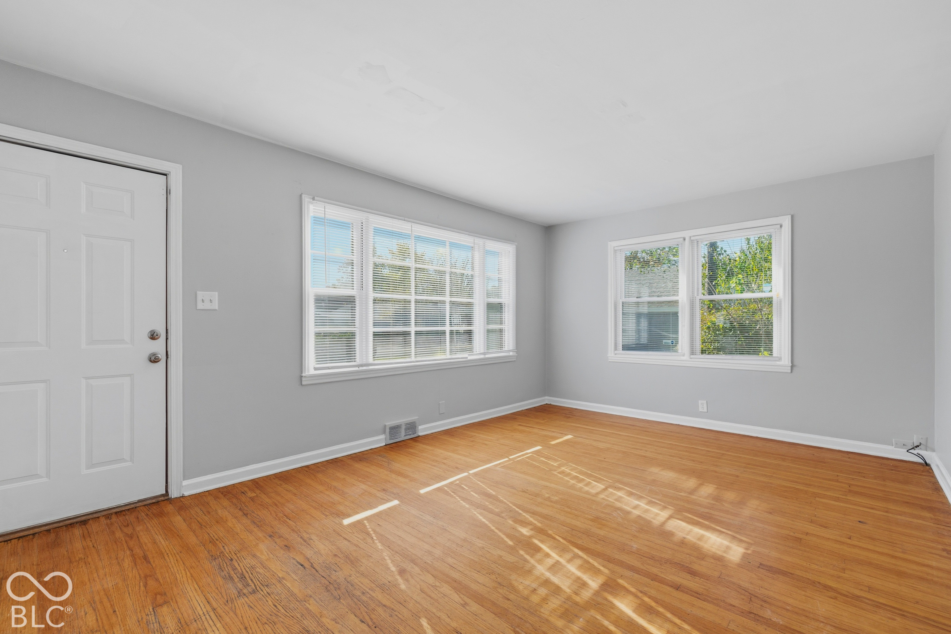 4516 Brookville Road, Indianapolis, IN, 46201 photo 4 of 29