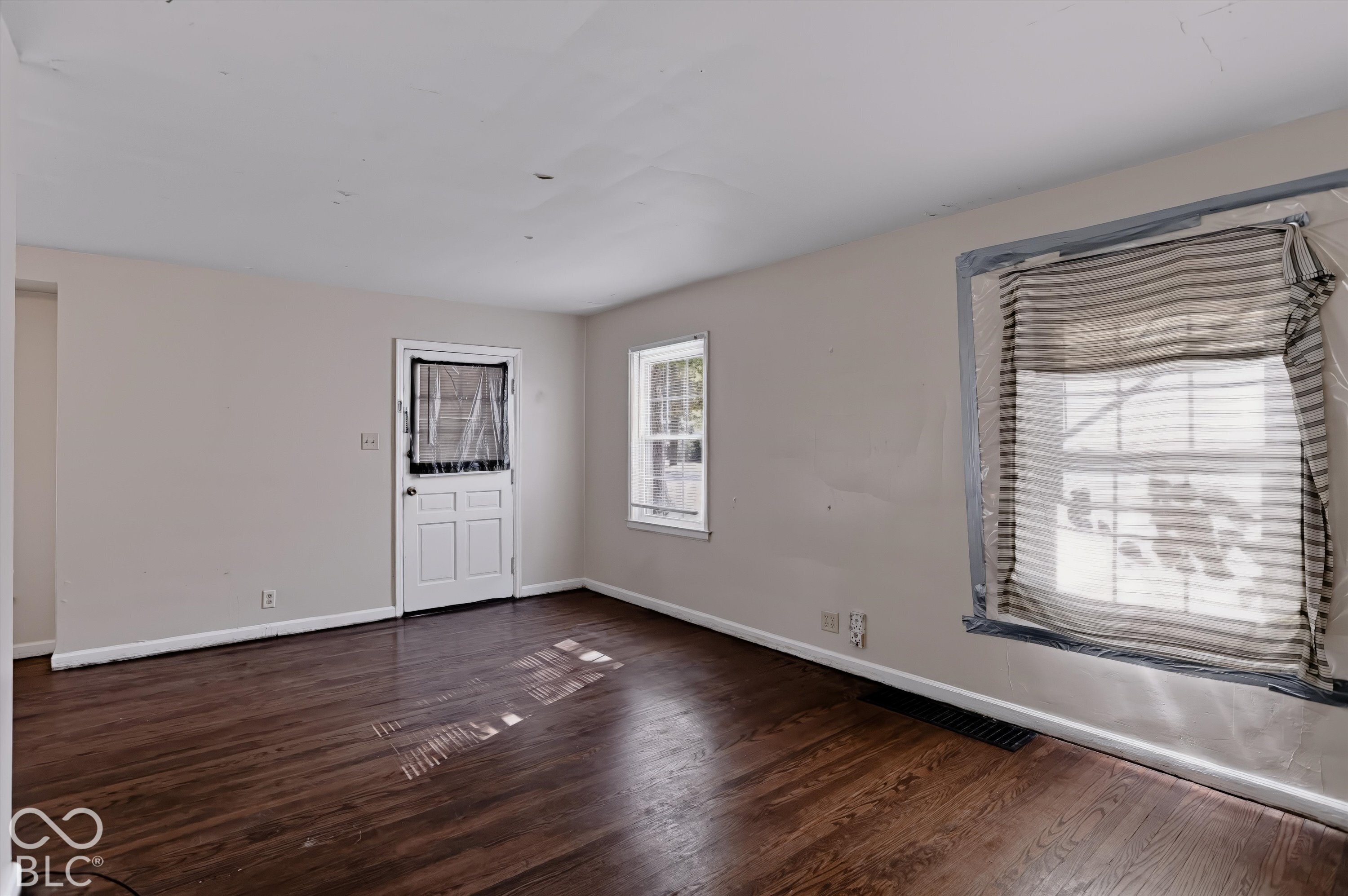 3436 N Temple Avenue, Indianapolis, IN, 46218 photo 4 of 27