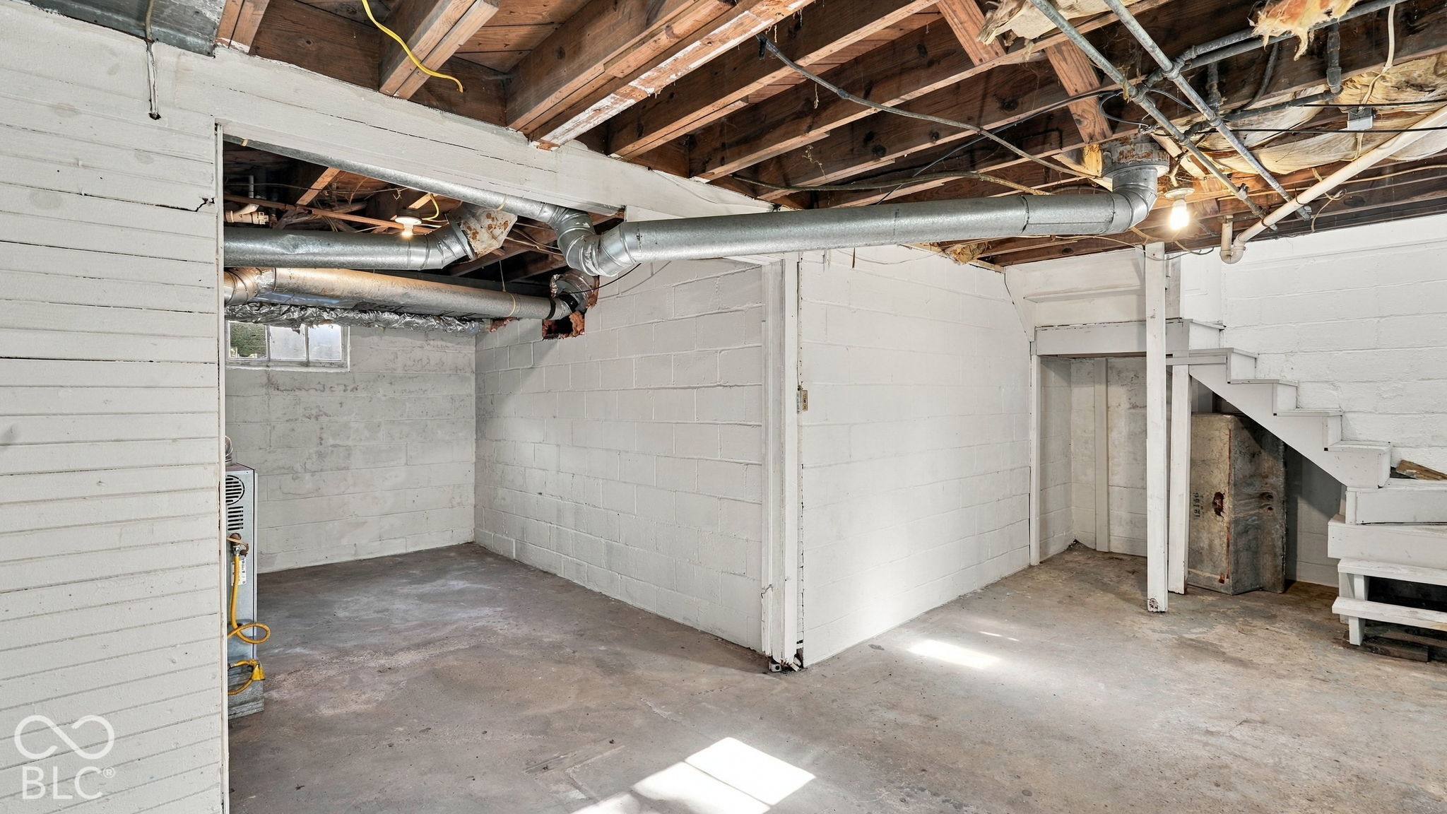 309/313 W 29th Street, Anderson, IN, 46016 photo 4 of 32