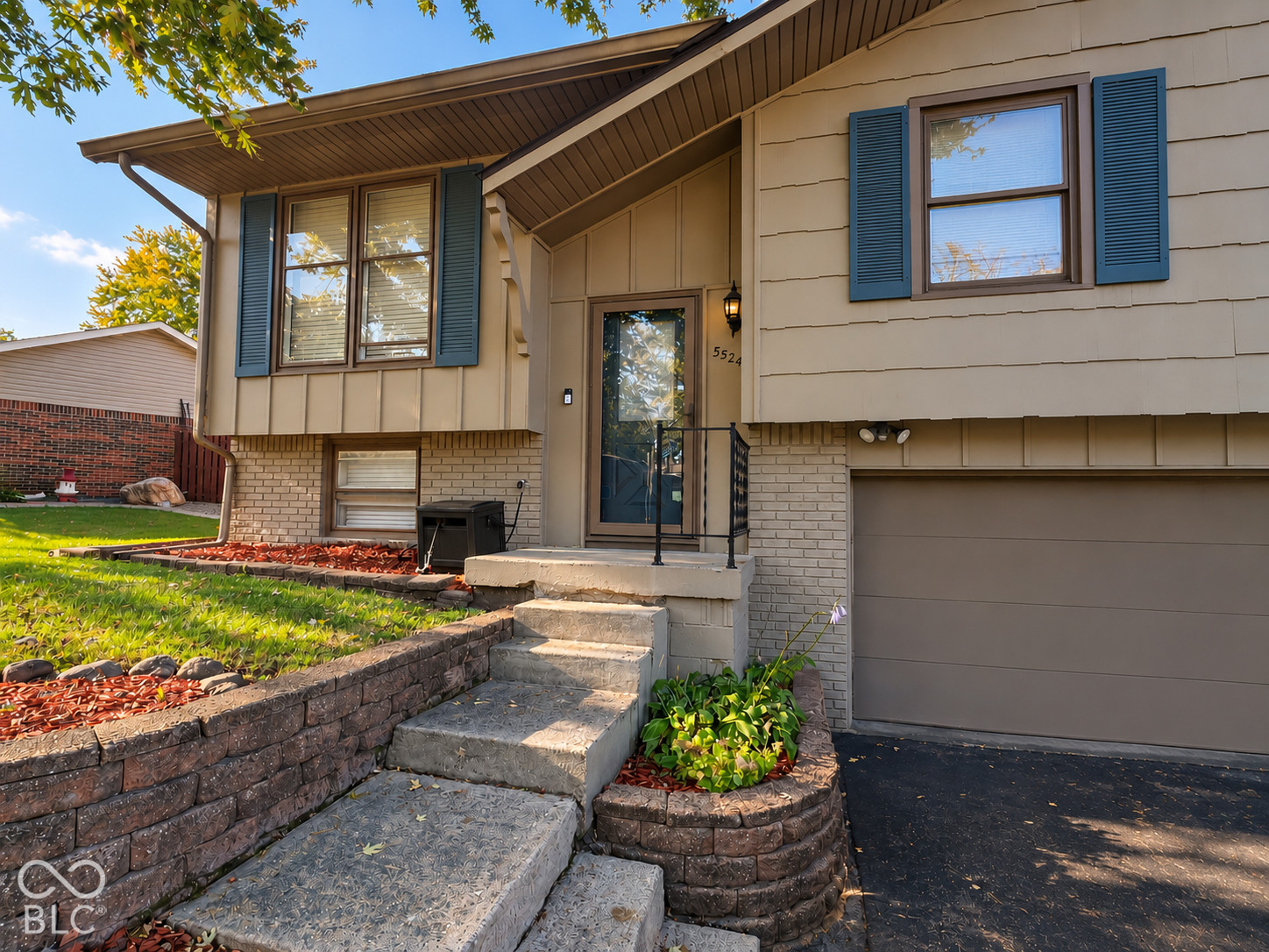 5524 Dollar Hide South Drive, Indianapolis, IN, 46221 photo 4 of 28