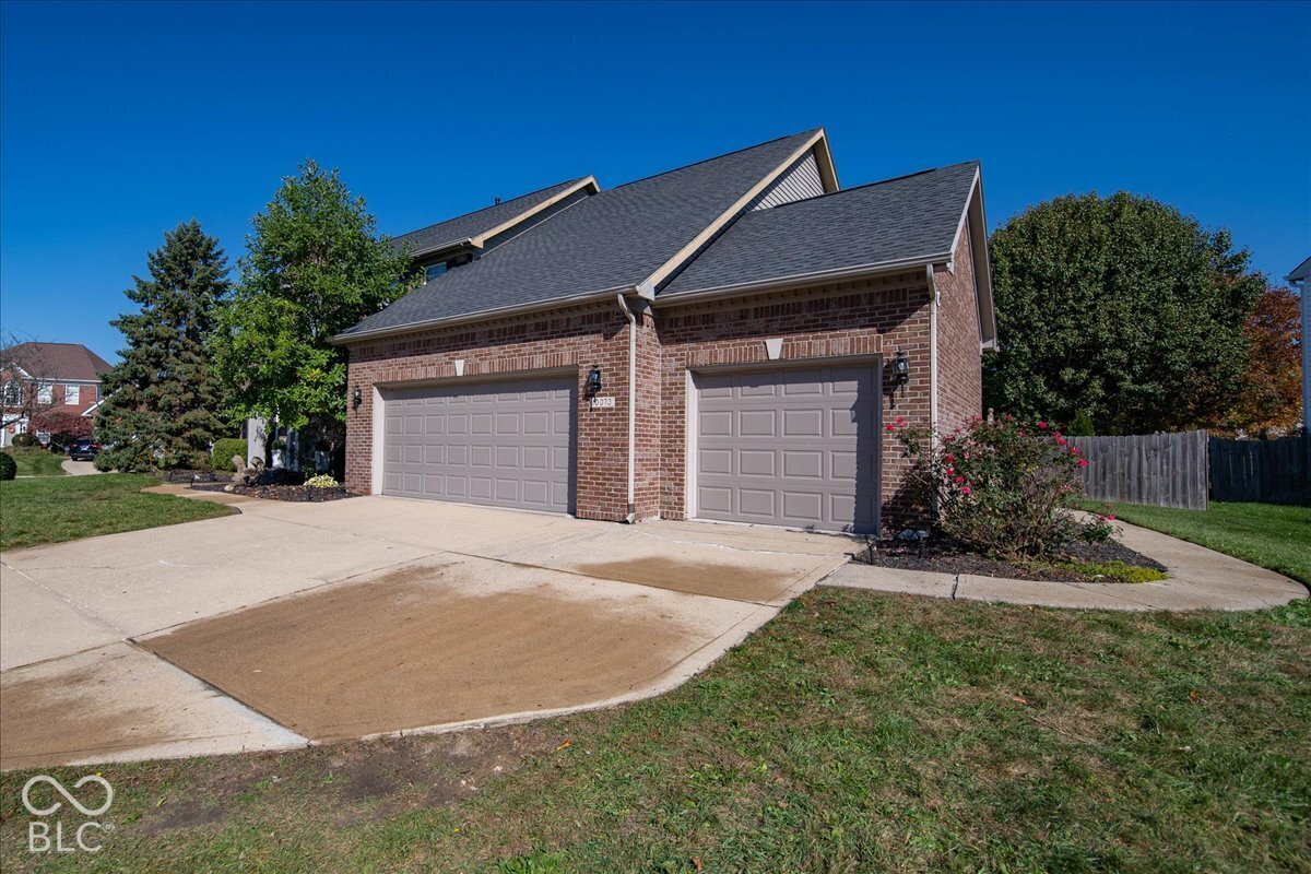 10073 Parkshore Drive, Fishers, IN, 46038 photo 4 of 41