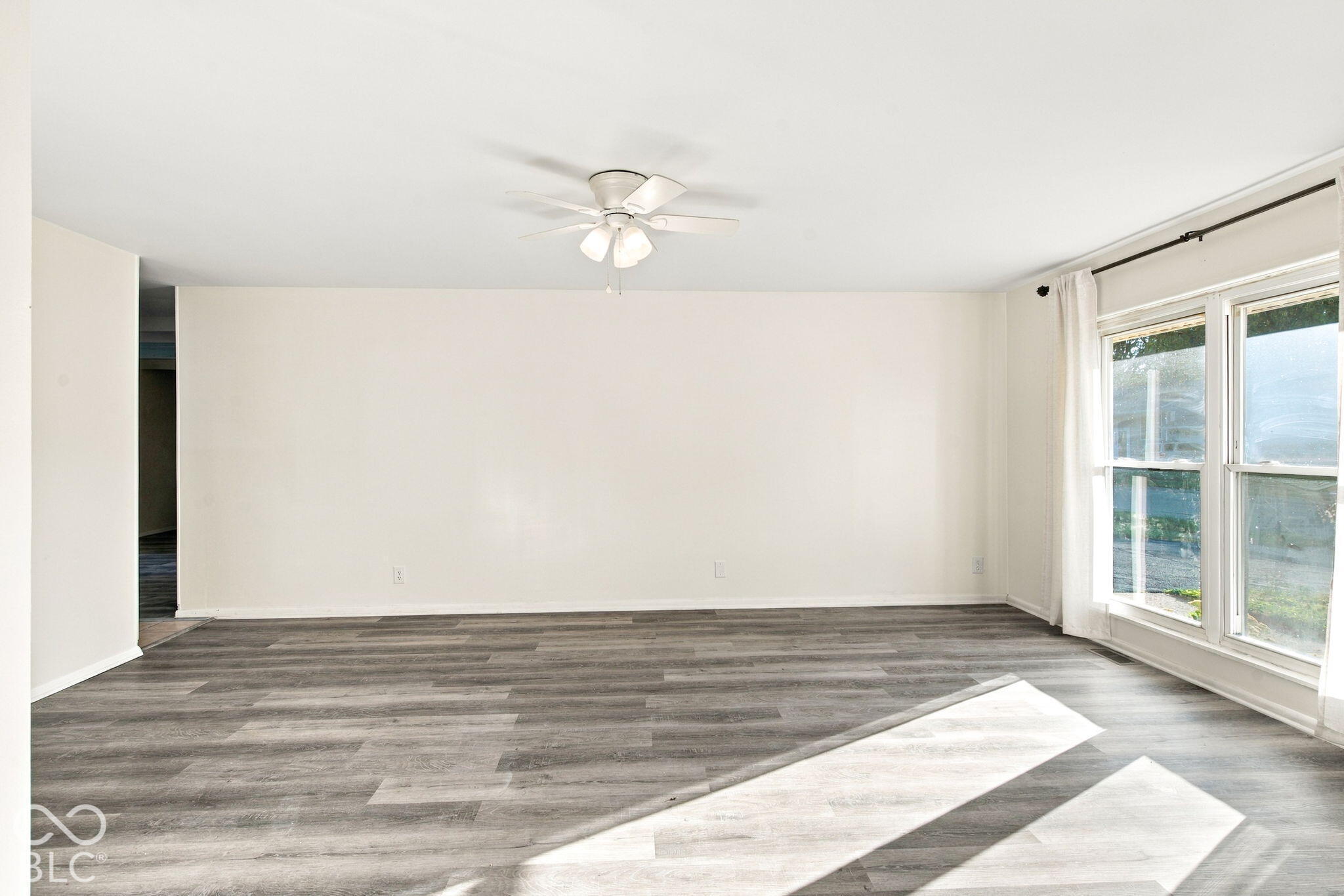 4019 Eisenhower Drive, Indianapolis, IN, 46254 photo 4 of 22