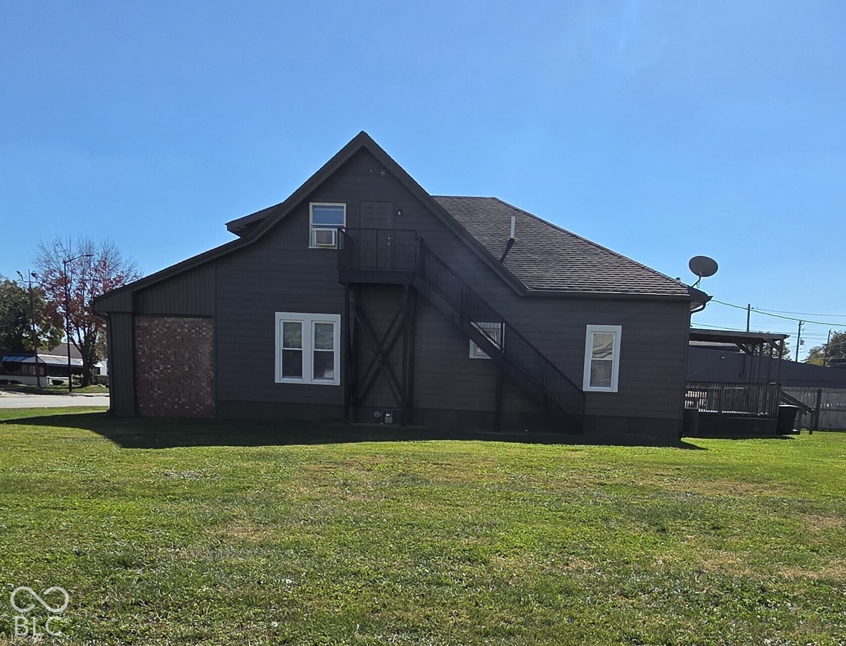 611 S Harrison Street, Shelbyville, IN, 46176 photo 4 of 32