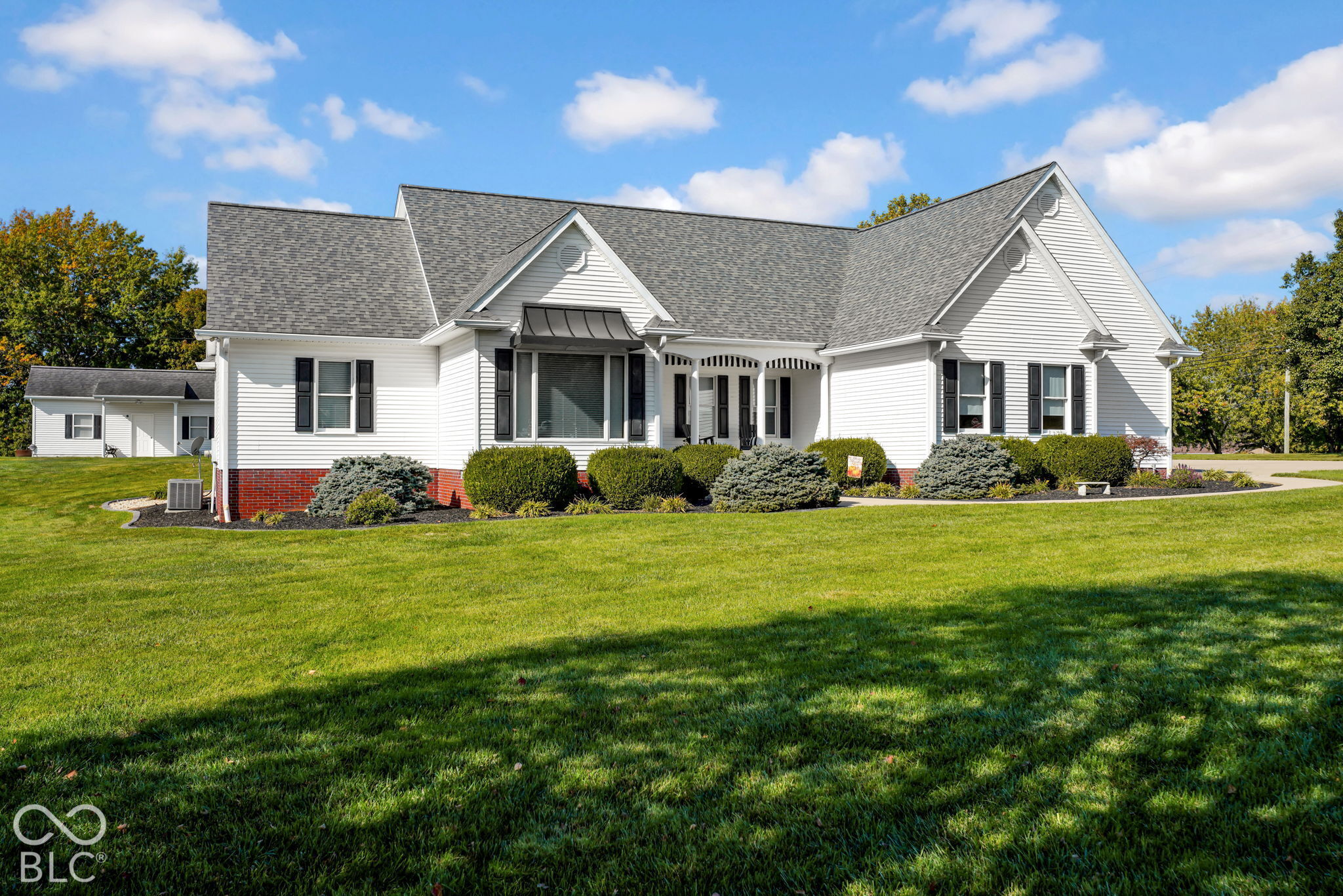 303 Glenview, Bedford, IN, 47421 photo 4 of 47