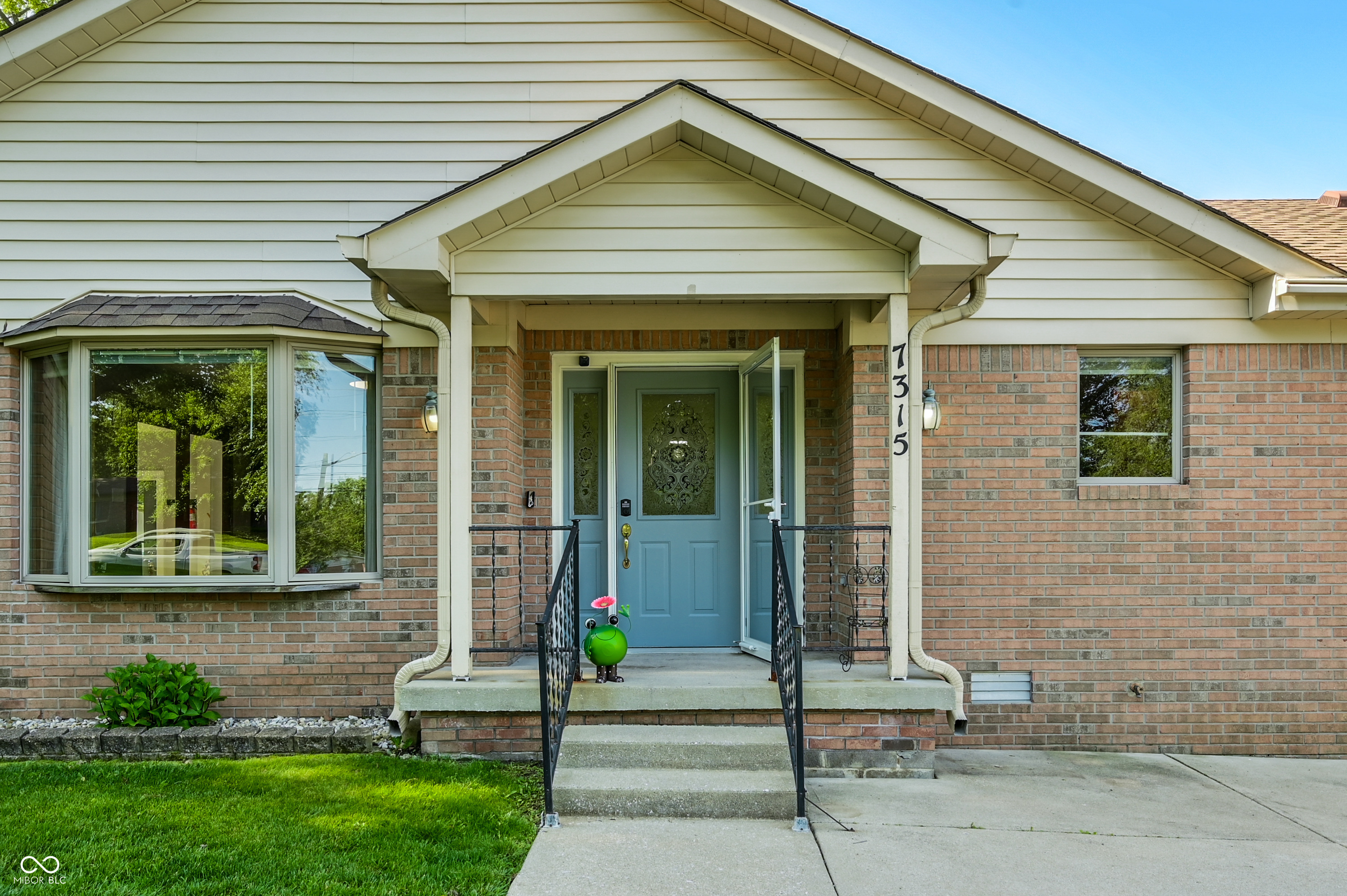 7315 S Meridian Street, Indianapolis, IN, 46217 photo 4 of 50