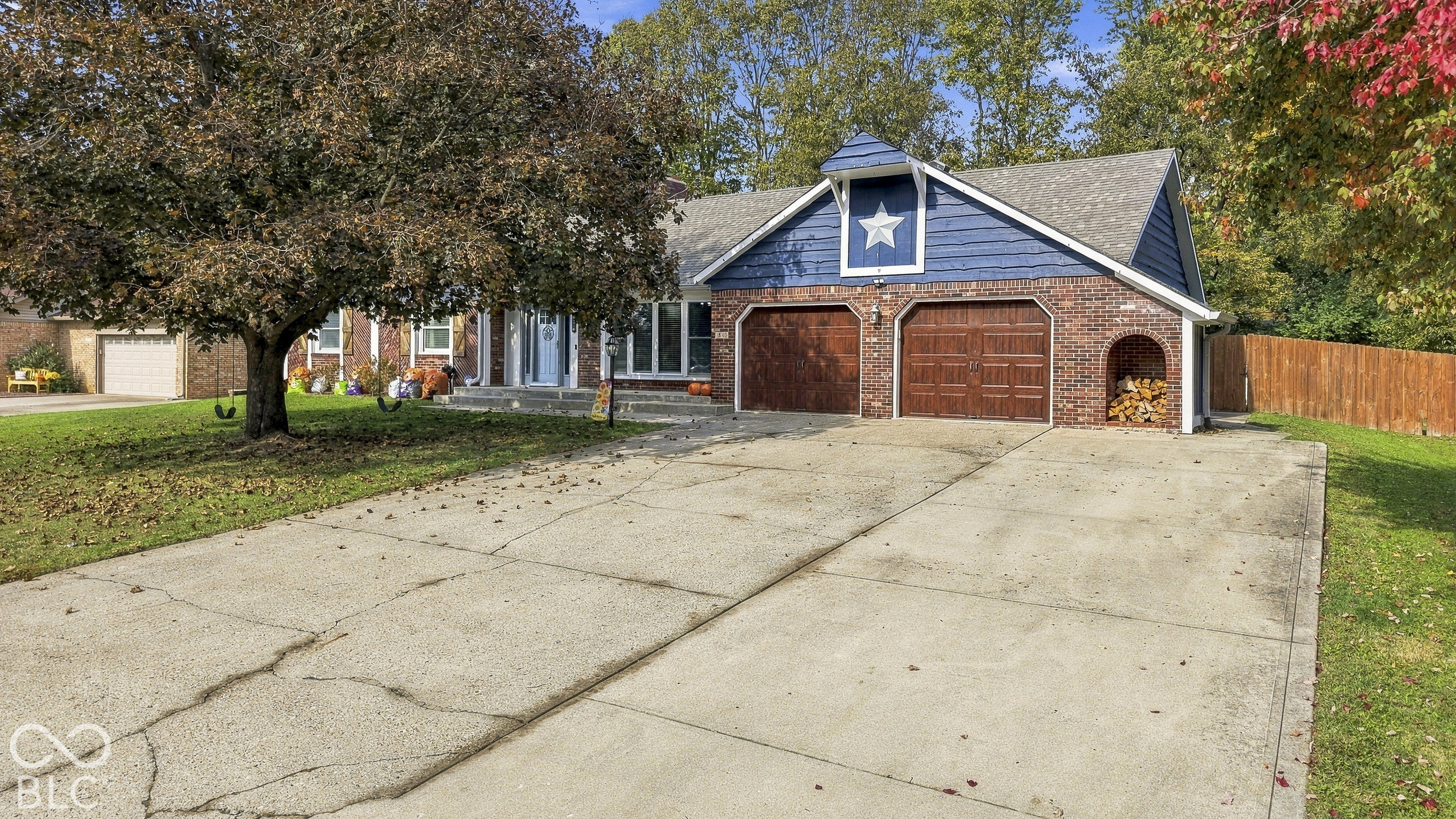 1840 Sandhill Road, Indianapolis, IN, 46217 photo 4 of 52