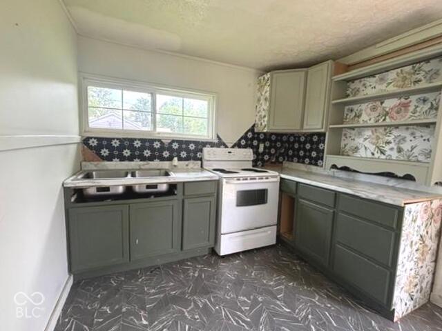 1009 N Church Street, Austin, IN, 47102 photo 4 of 26