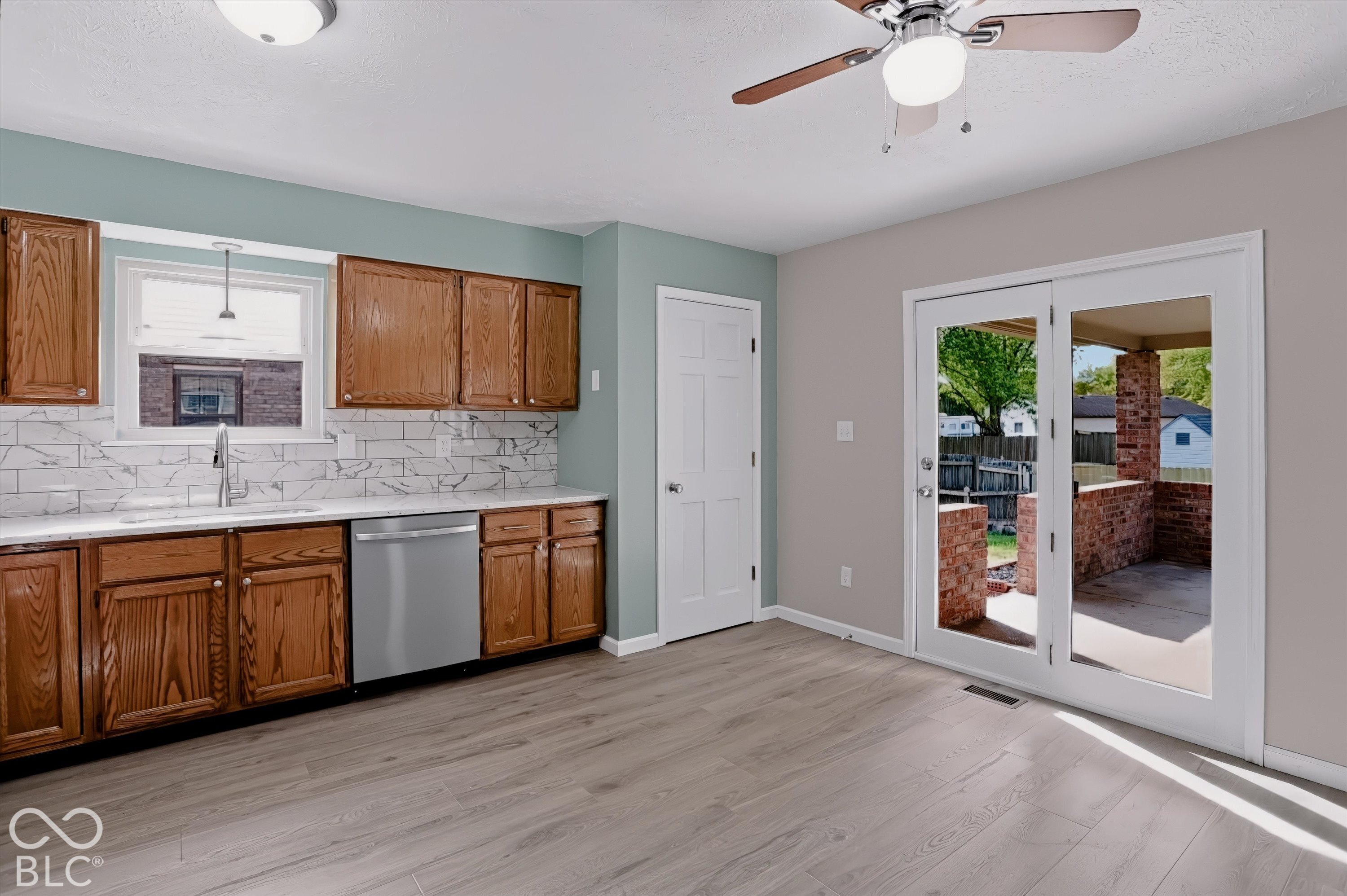 7846 5 Points Road, Indianapolis, IN, 46259 photo 4 of 40
