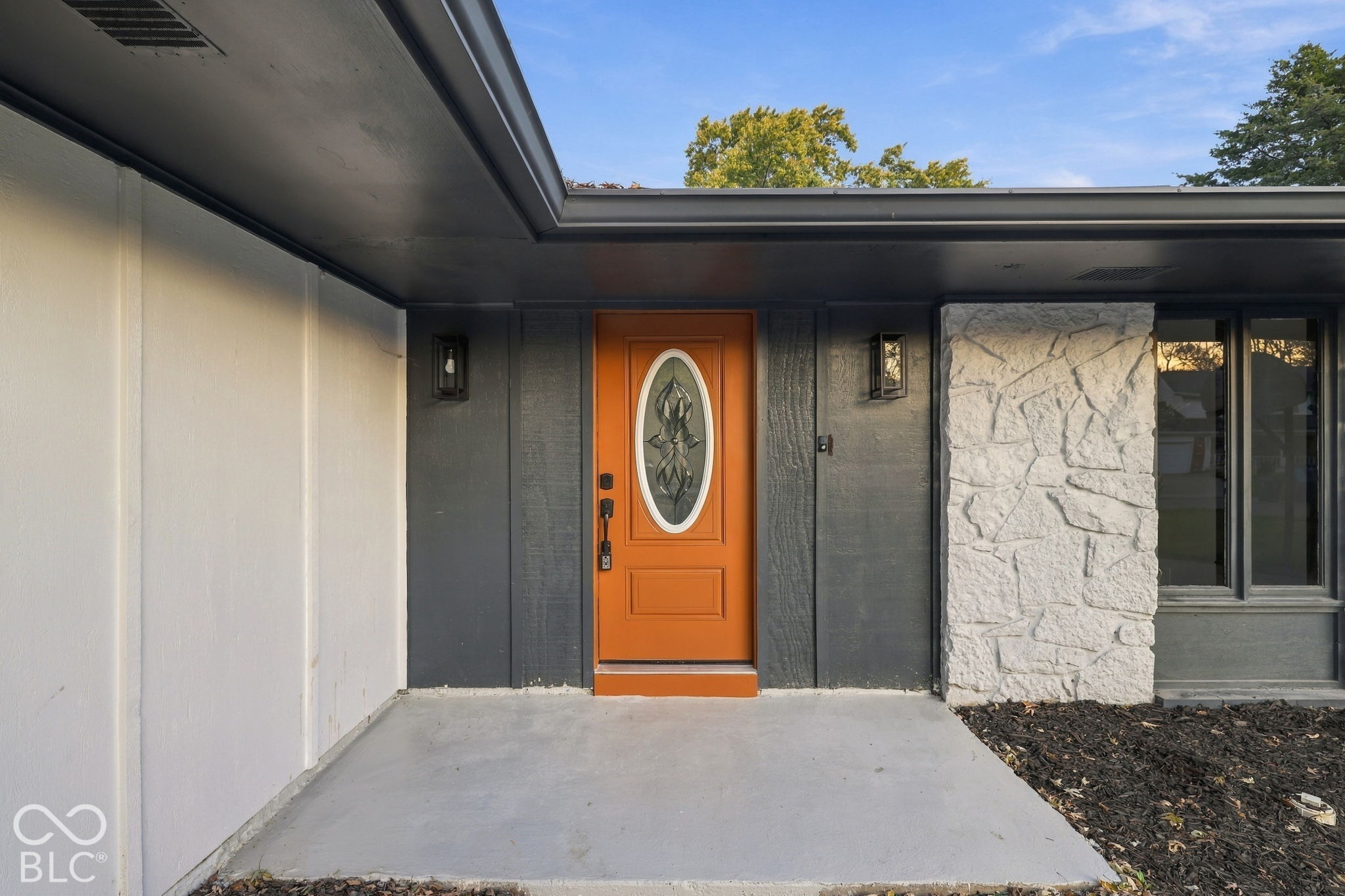 8236 Orchid Lane, Indianapolis, IN, 46219 photo 4 of 36