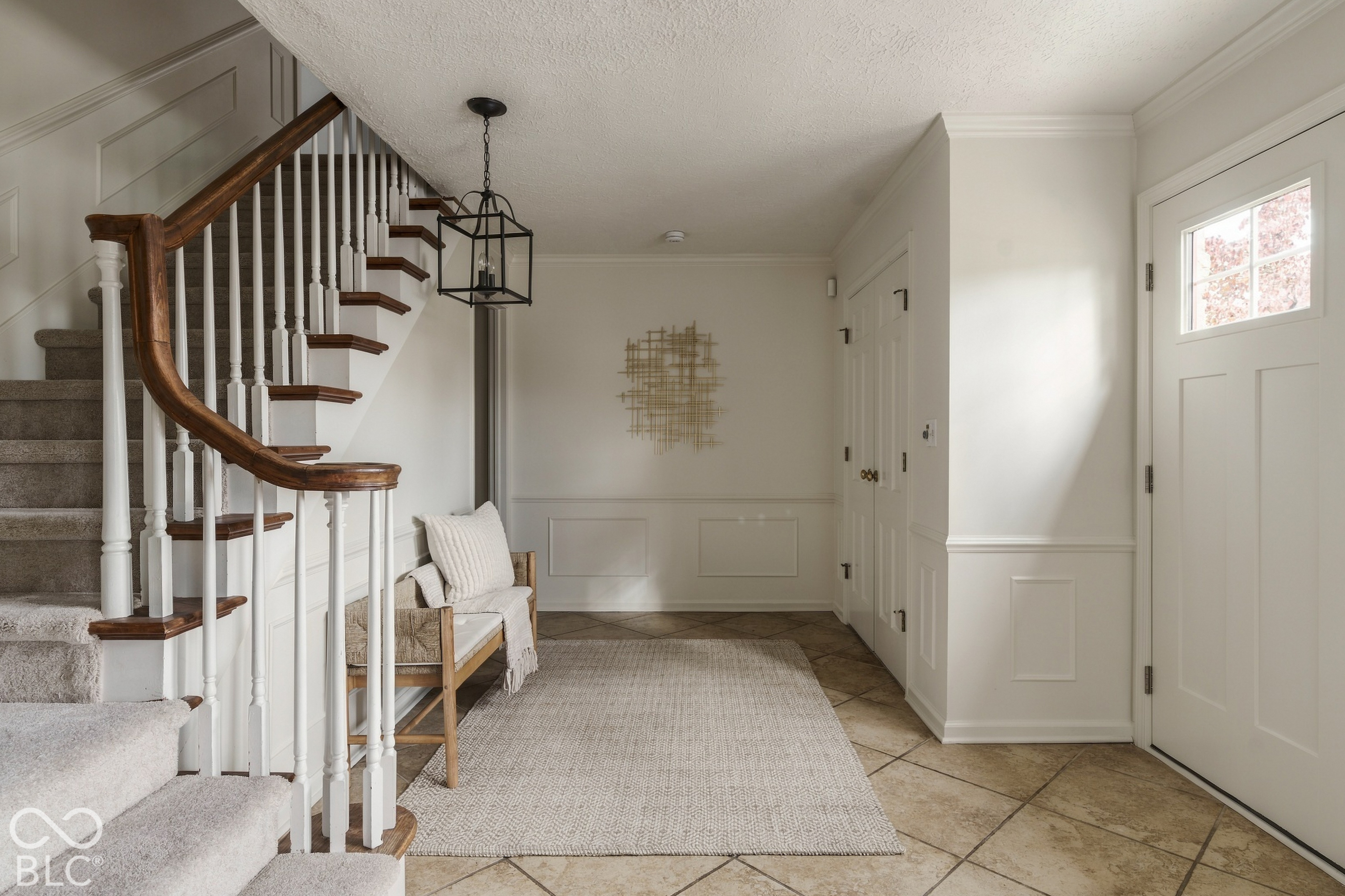 7620 Camelback Drive, Indianapolis, IN, 46250 photo 4 of 40