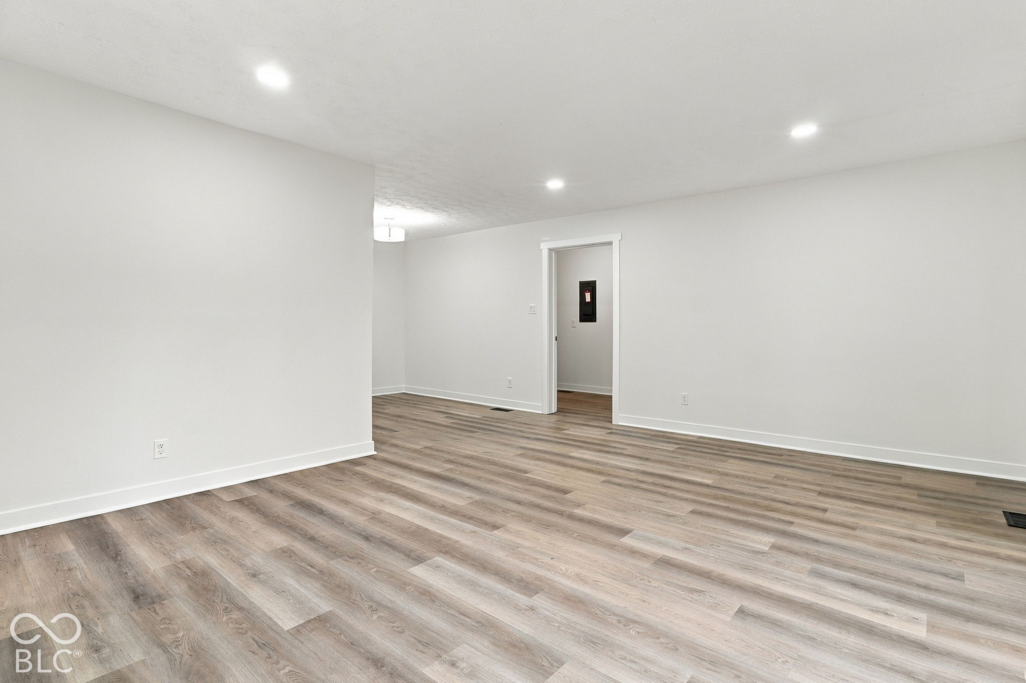 4454 Four Seasons Circle, Indianapolis, IN, 46226 photo 4 of 35