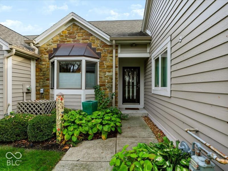 8473 Sand Point Way, Indianapolis, IN, 46240 photo 4 of 41