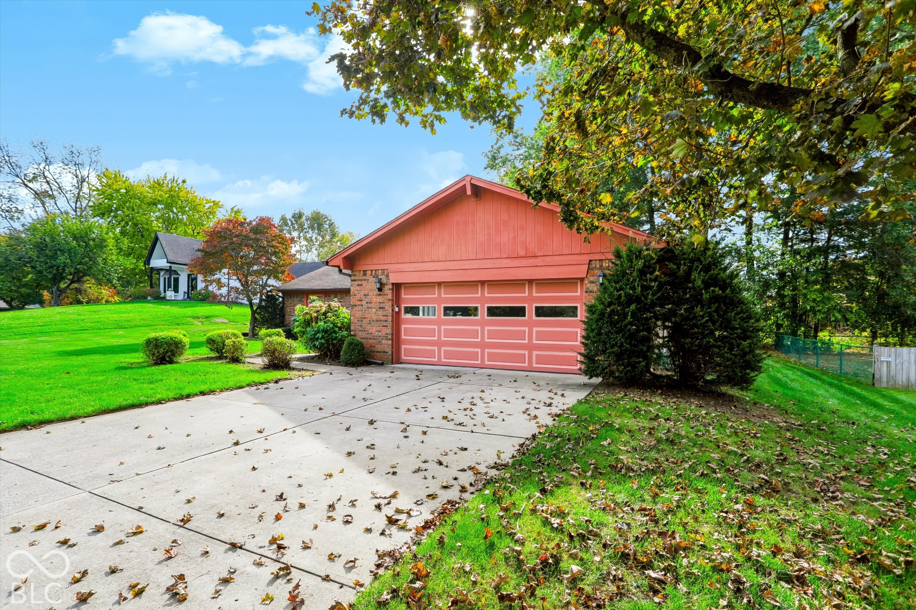 4031 W Fairview Road, Greenwood, IN, 46142 photo 4 of 47