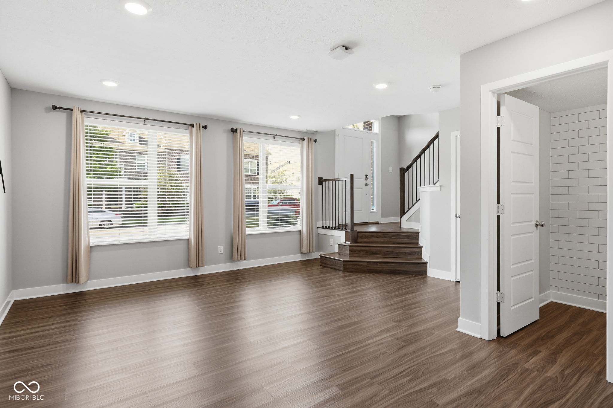 13472 Erlen Drive, Fishers, IN, 46037 photo 5 of 37