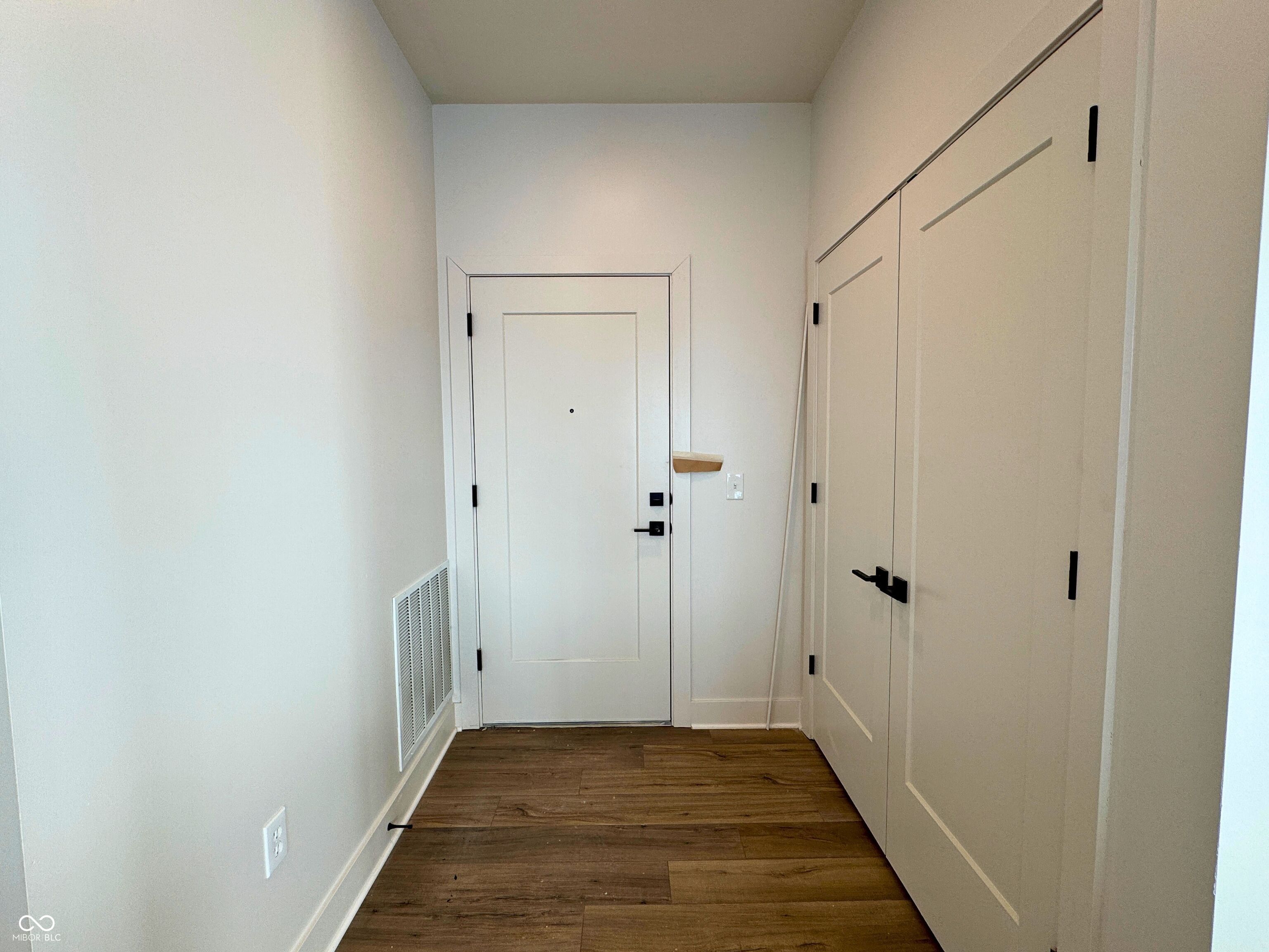 925 Veterans Way #101, Carmel, IN, 46032 photo 5 of 28