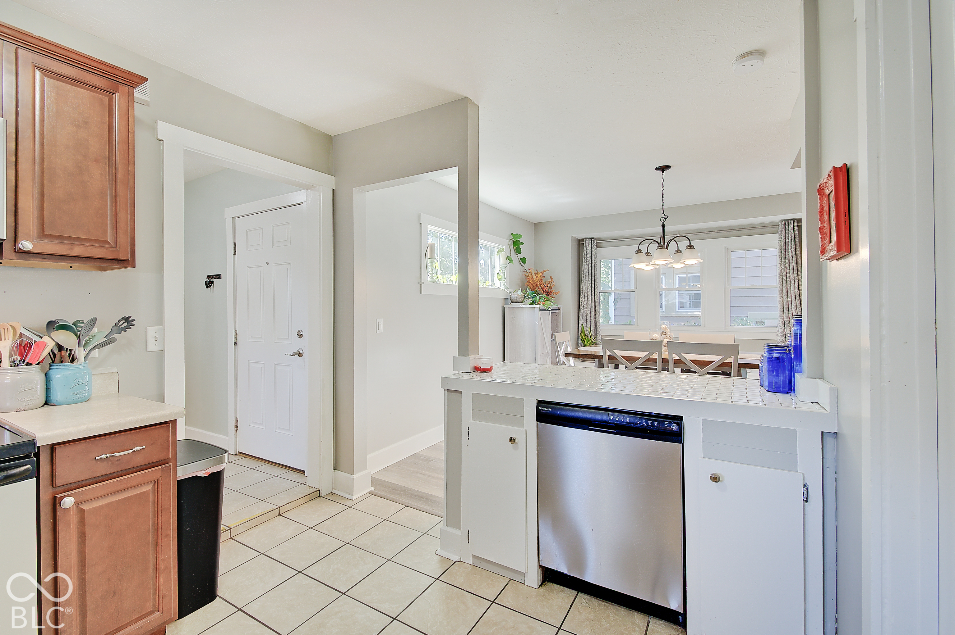611 E 30th Street, Indianapolis, IN, 46205 photo 5 of 34