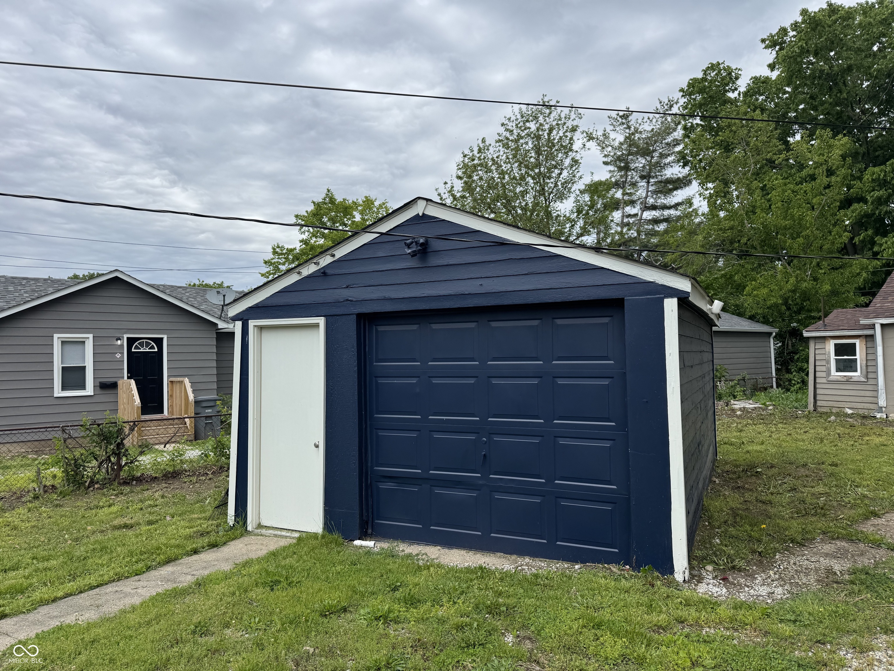1627 N Berwick Avenue, Indianapolis, IN, 46222 photo 5 of 28