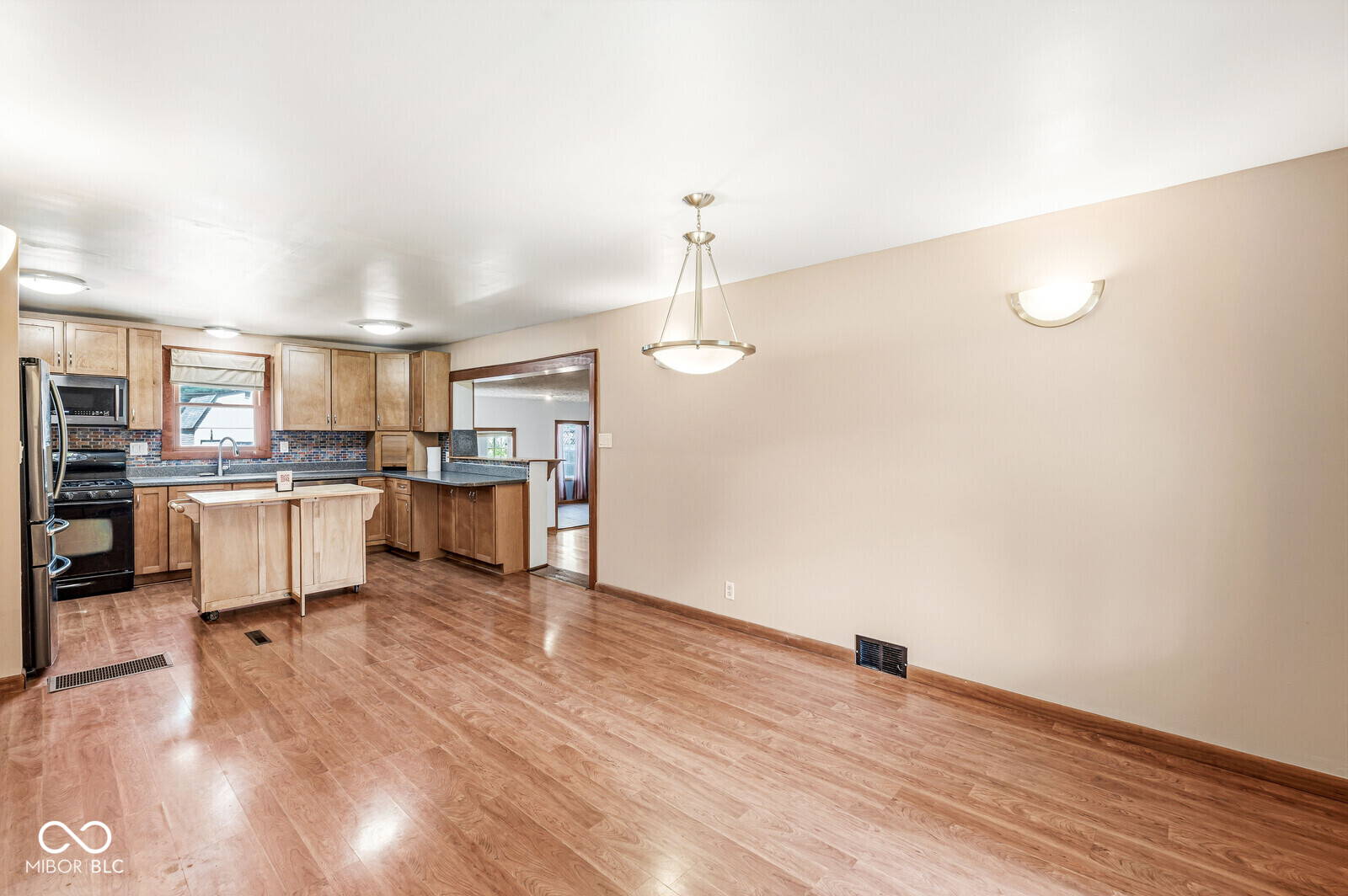 3830 S Olney Street, Indianapolis, IN, 46237 photo 5 of 40