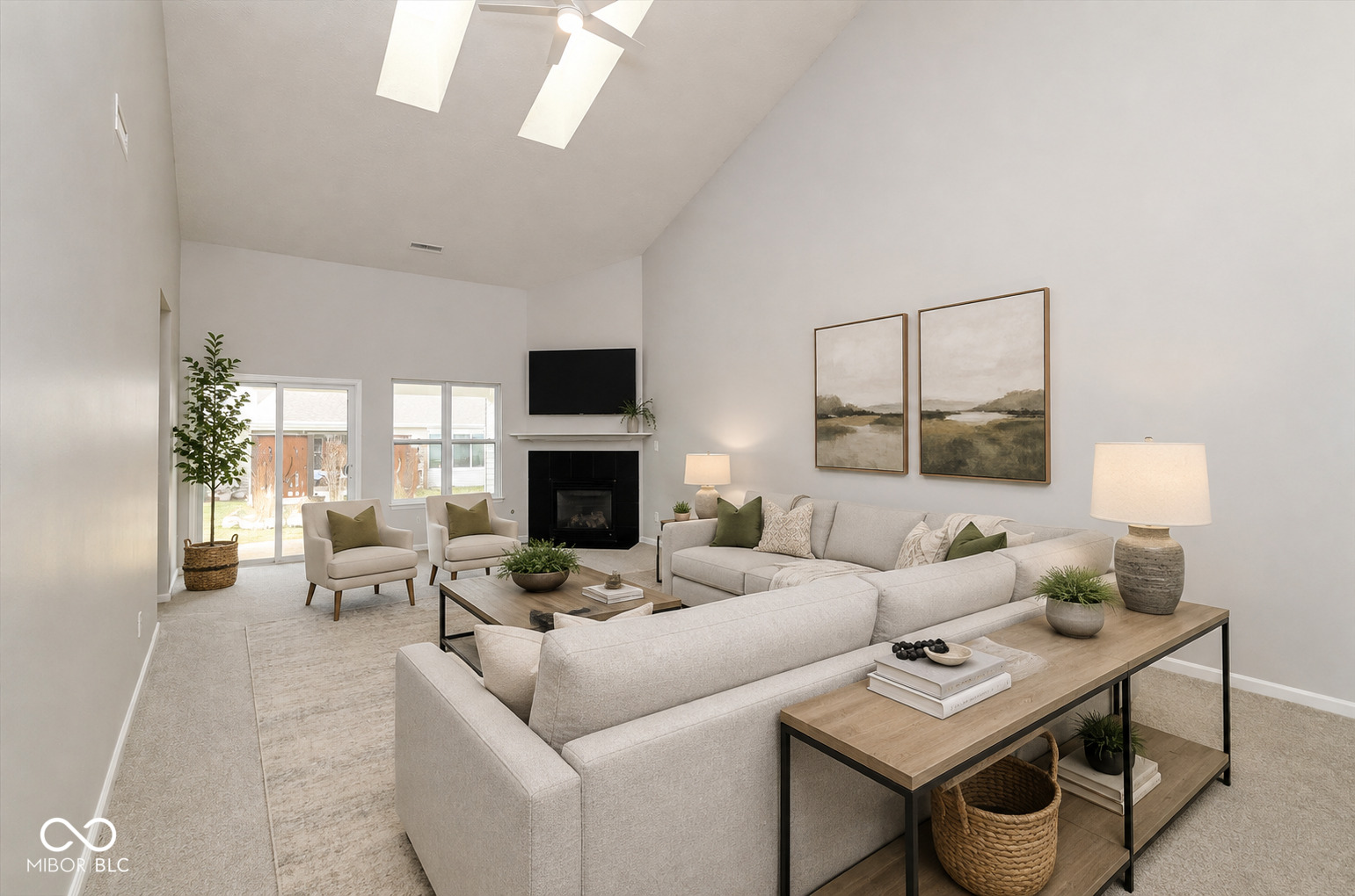 12140 Black Hills Drive, Fishers, IN, 46038 photo 5 of 32