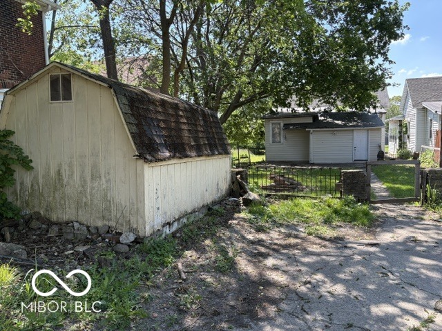 430 S Proud Street, Muncie, IN, 47305 photo 5 of 25