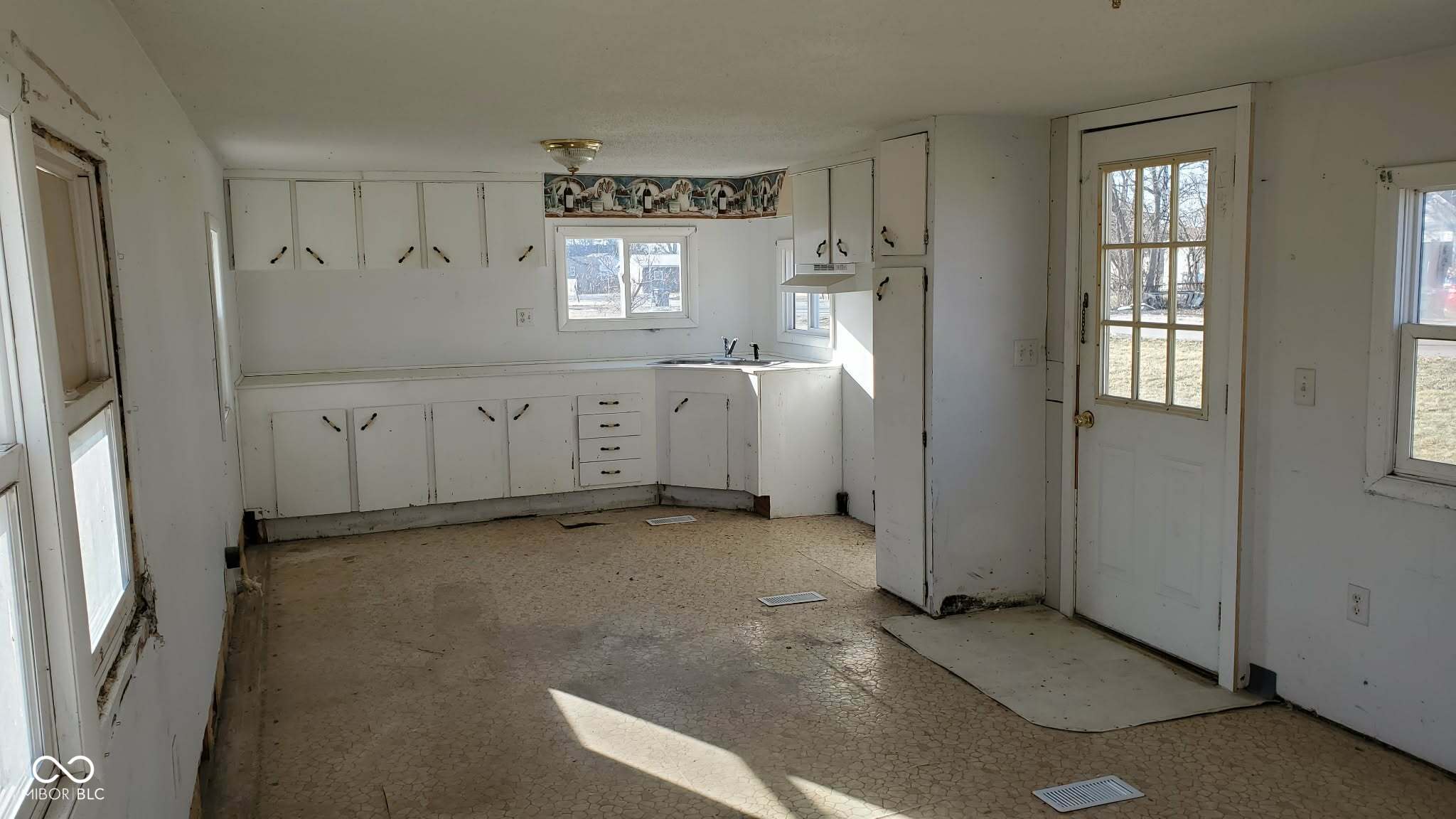 333 E Ohio Street, Dunkirk, IN, 47336 photo 5 of 13