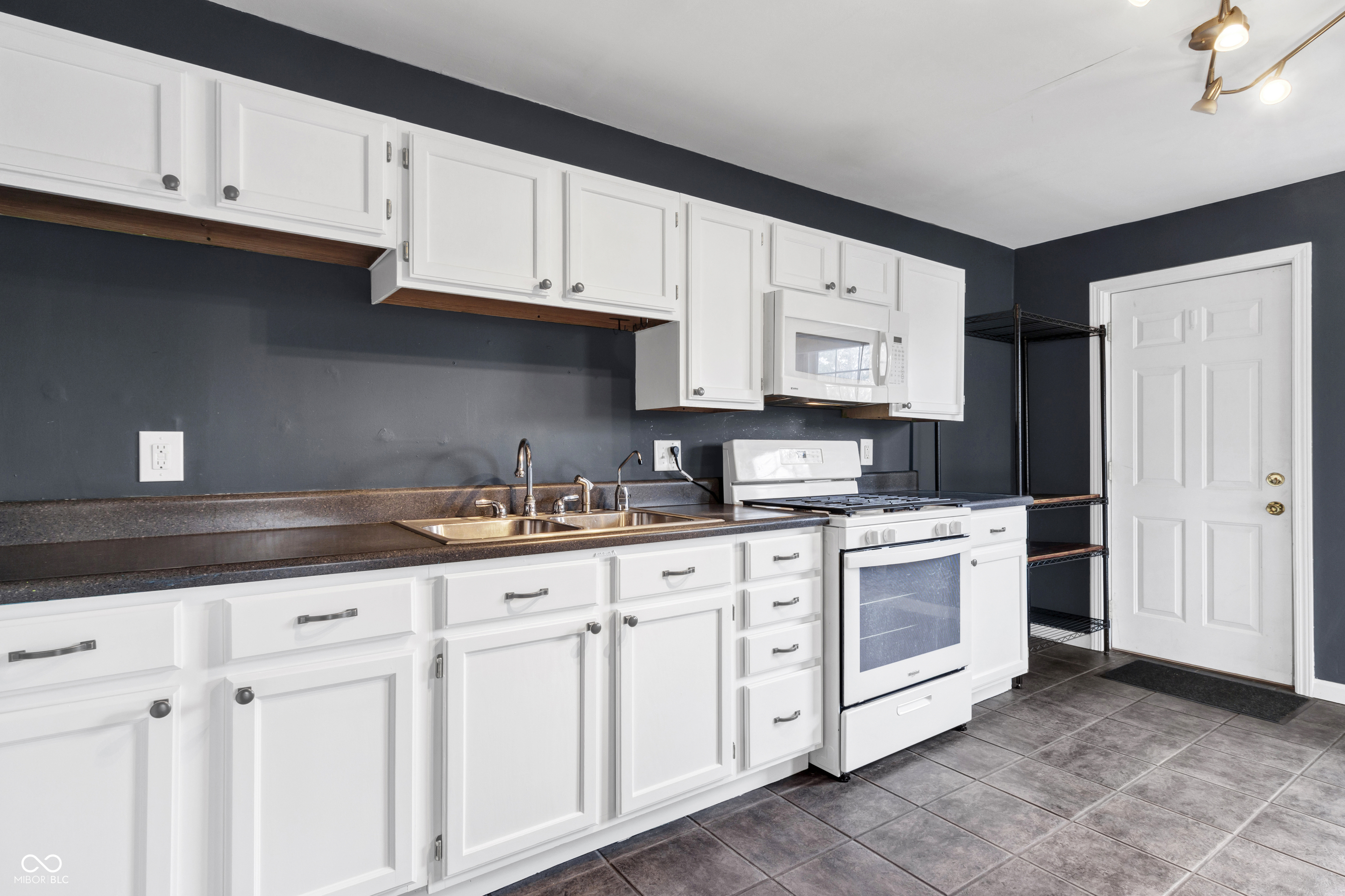 2702 N Talbott Street, Indianapolis, IN, 46205 photo 5 of 26