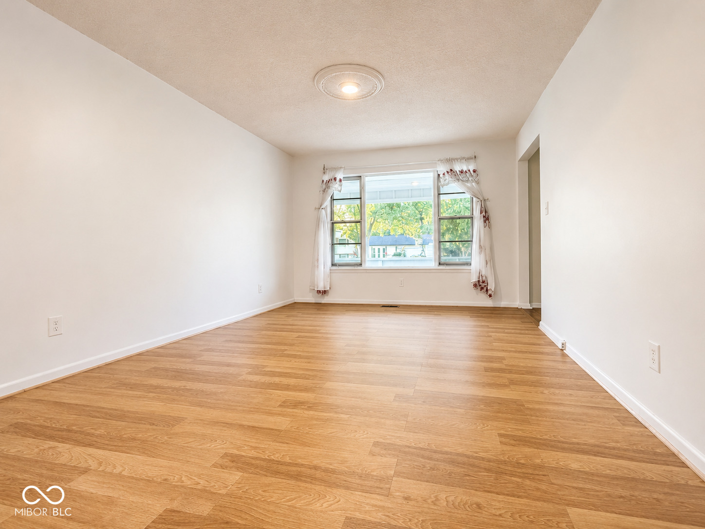 5631 Somers Drive, Indianapolis, IN, 46237 photo 5 of 23