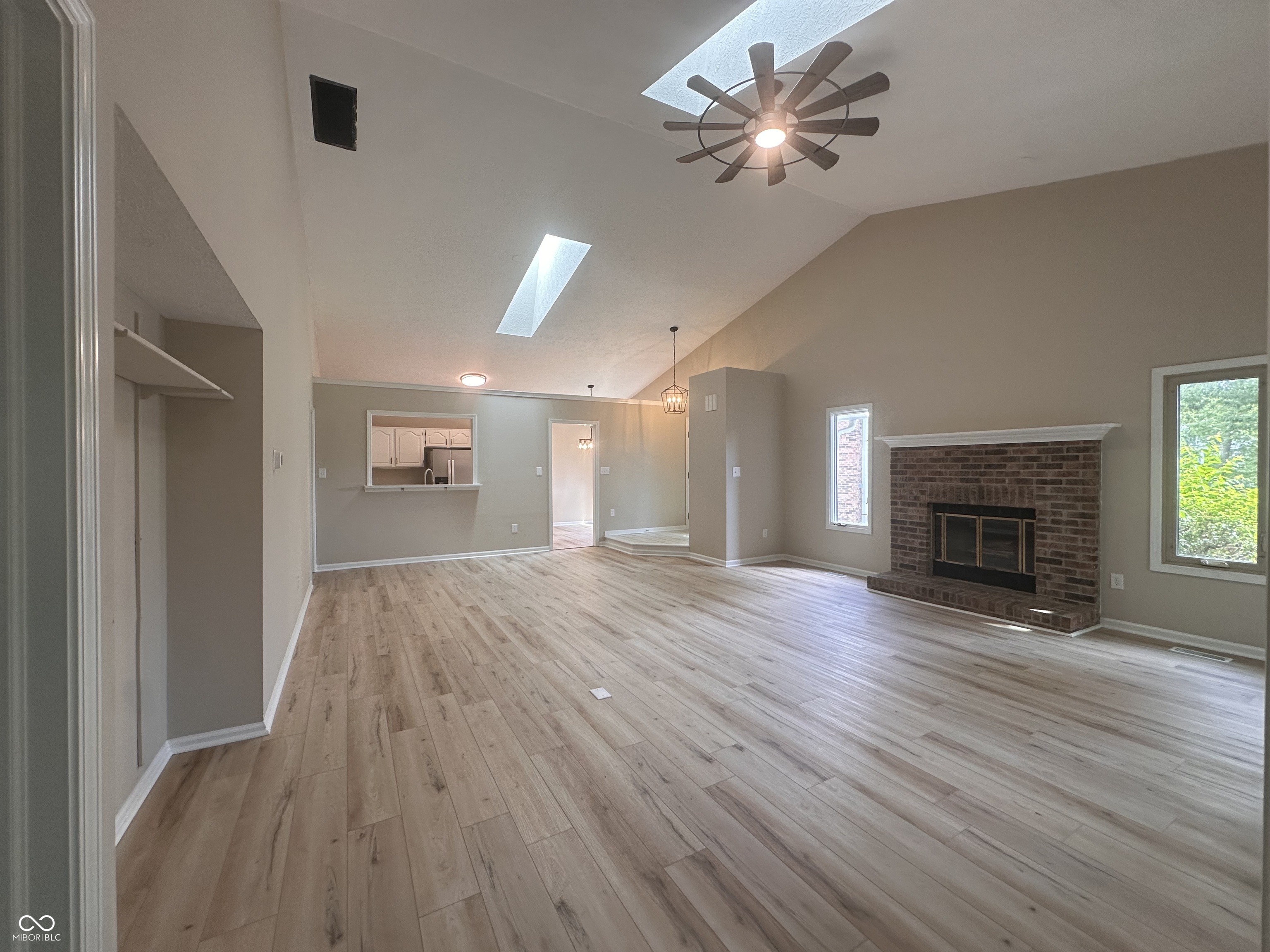 8138 Foxchase Circle, Indianapolis, IN, 46256 photo 5 of 20