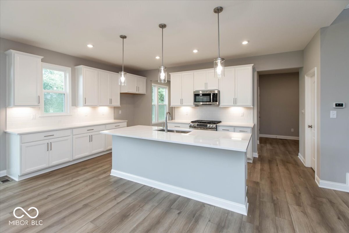 9564 Hemingway Drive, Indianapolis, IN, 46239 photo 5 of 43