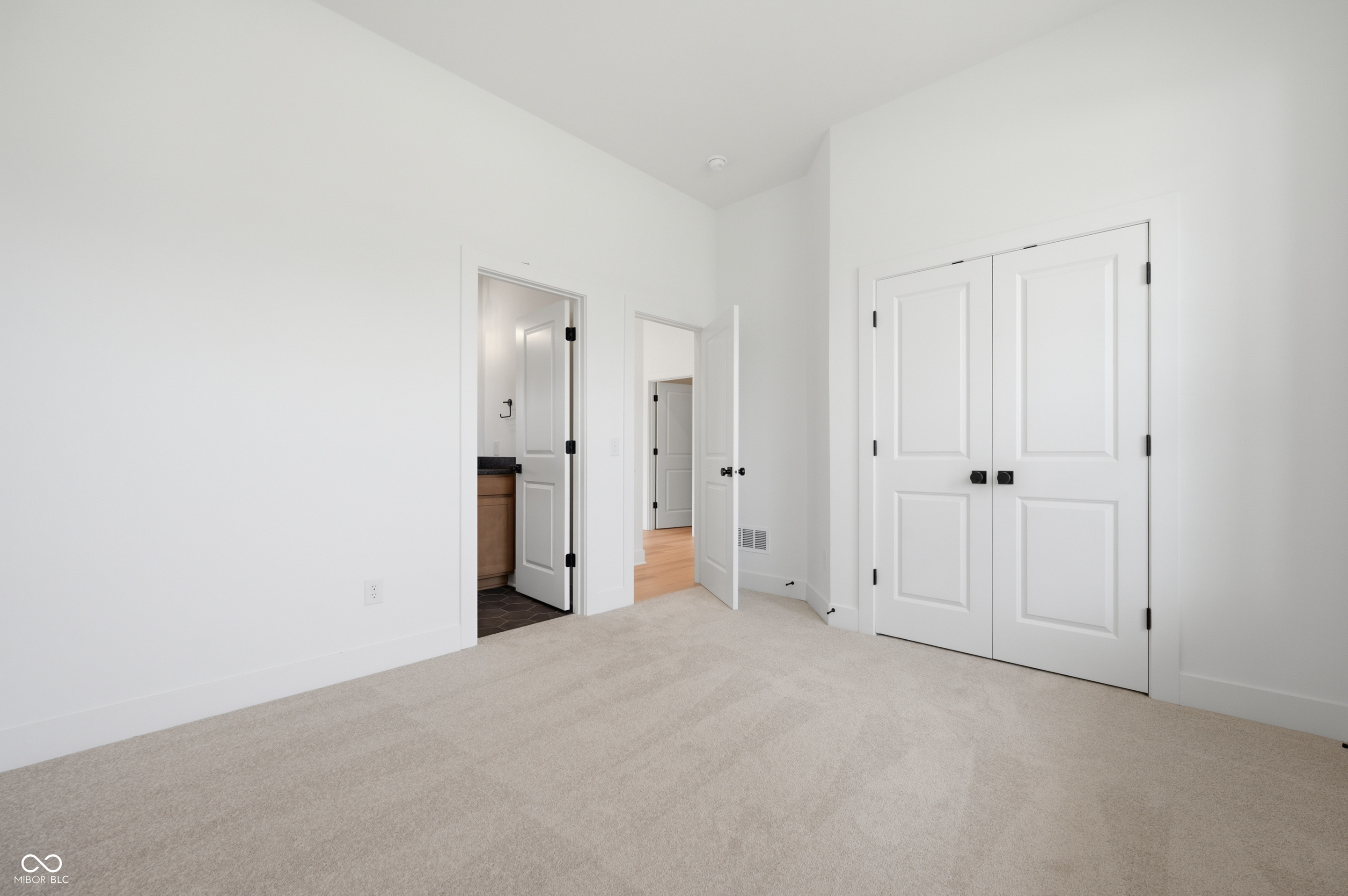11388 Selsey Road, Fishers, IN, 46040 photo 5 of 40