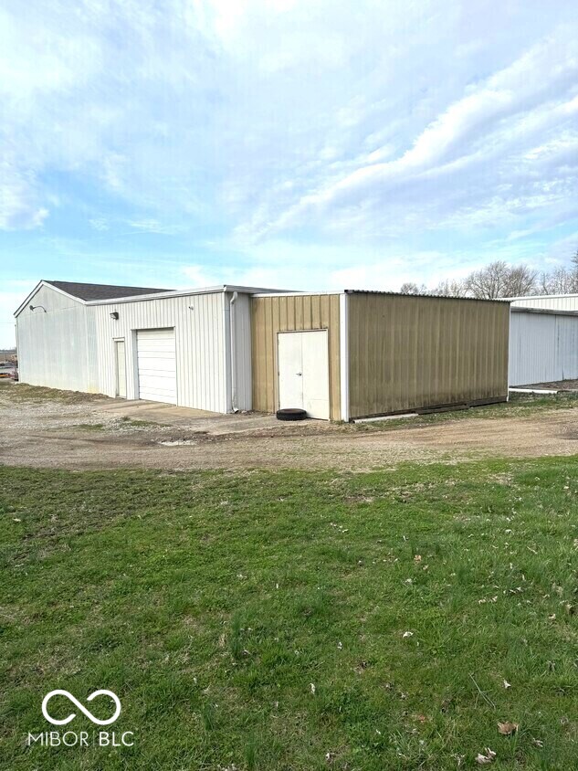 111 Aiken Street, Hope, IN, 47246 photo 5 of 8