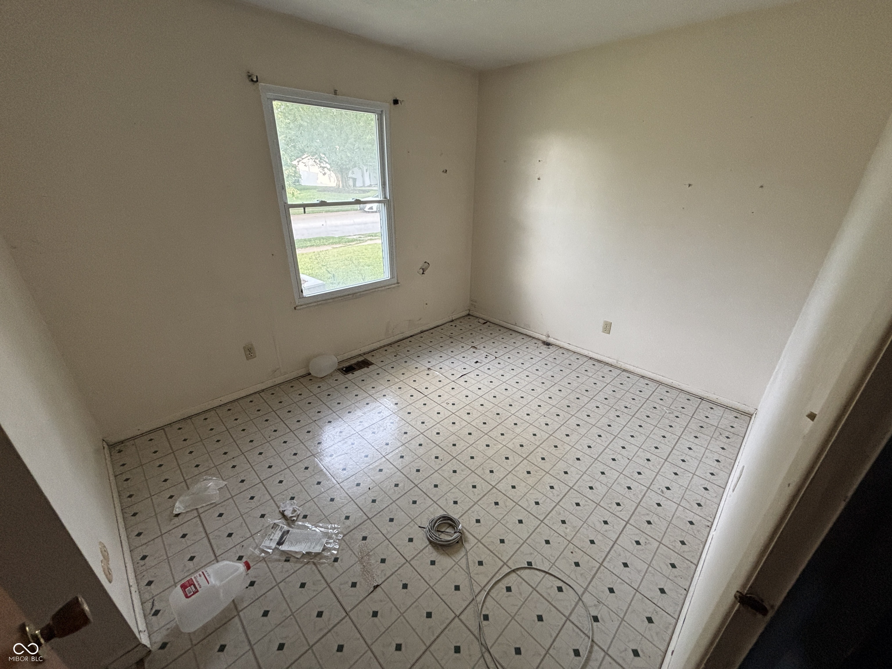 9230 Stardust Drive, Indianapolis, IN, 46229 photo 5 of 23