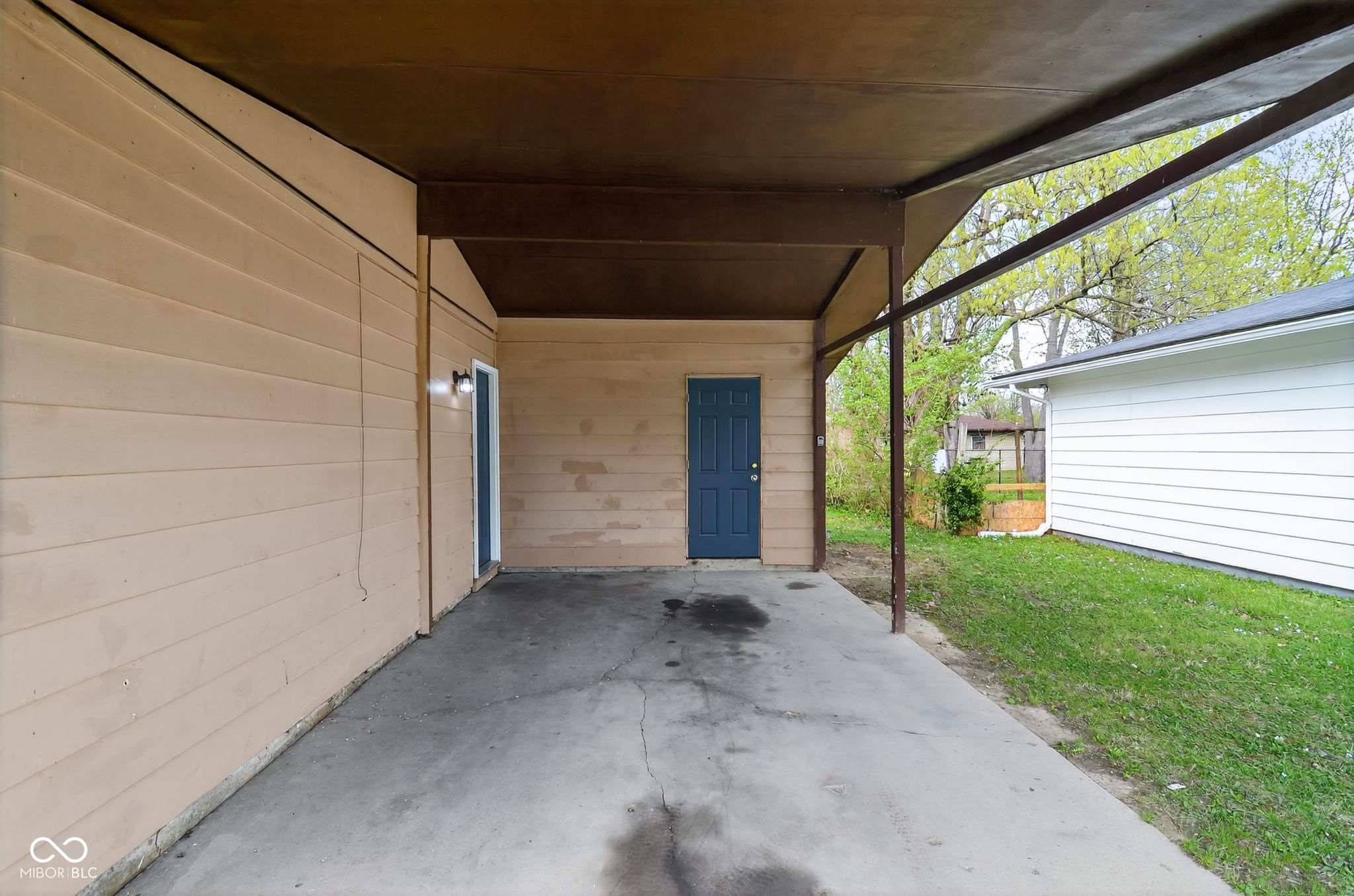 5518 Glencoe Street, Indianapolis, IN, 46226 photo 5 of 32